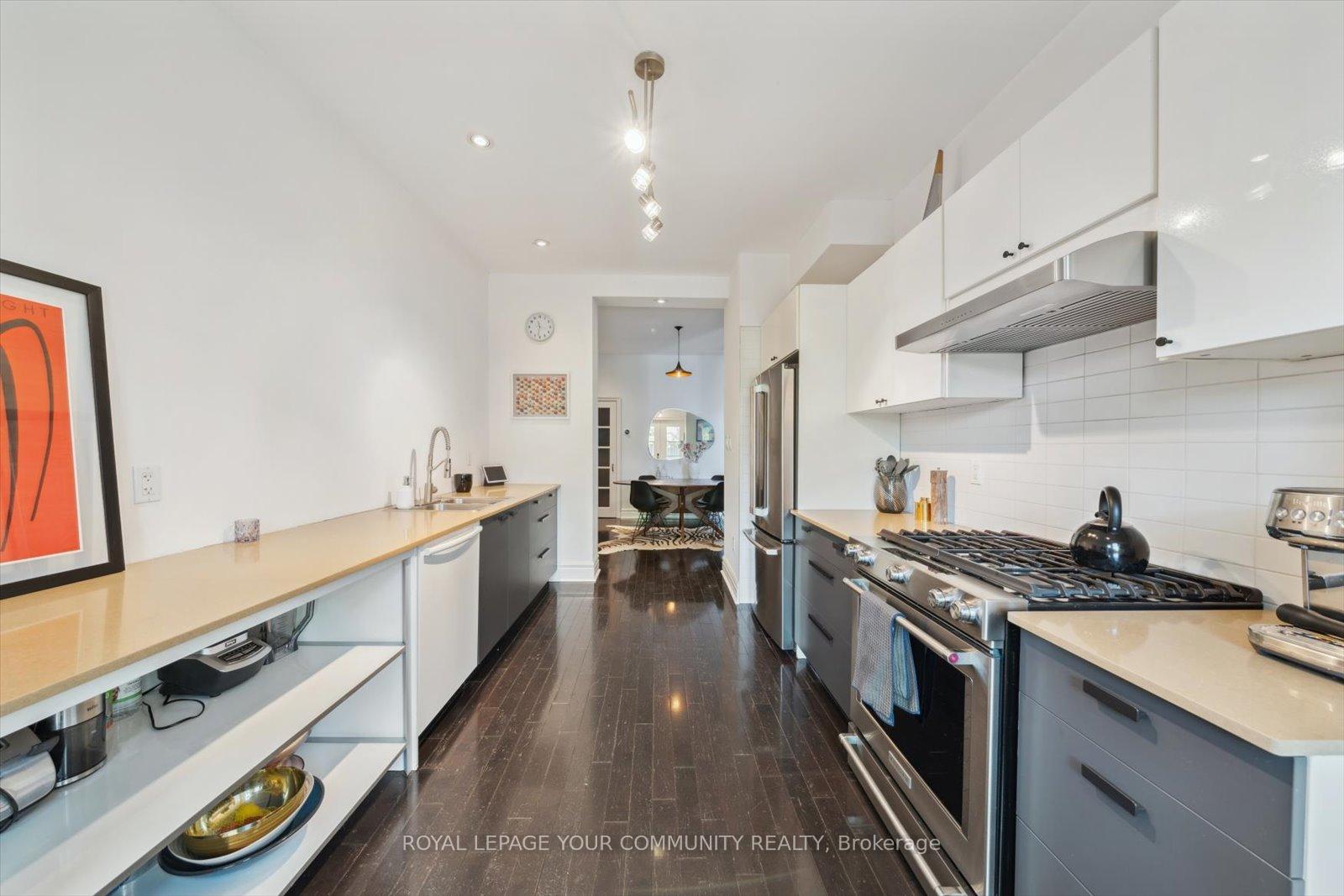 Photo 16 of 722 Adelaide Street W, Toronto, Niagara — HOMEH