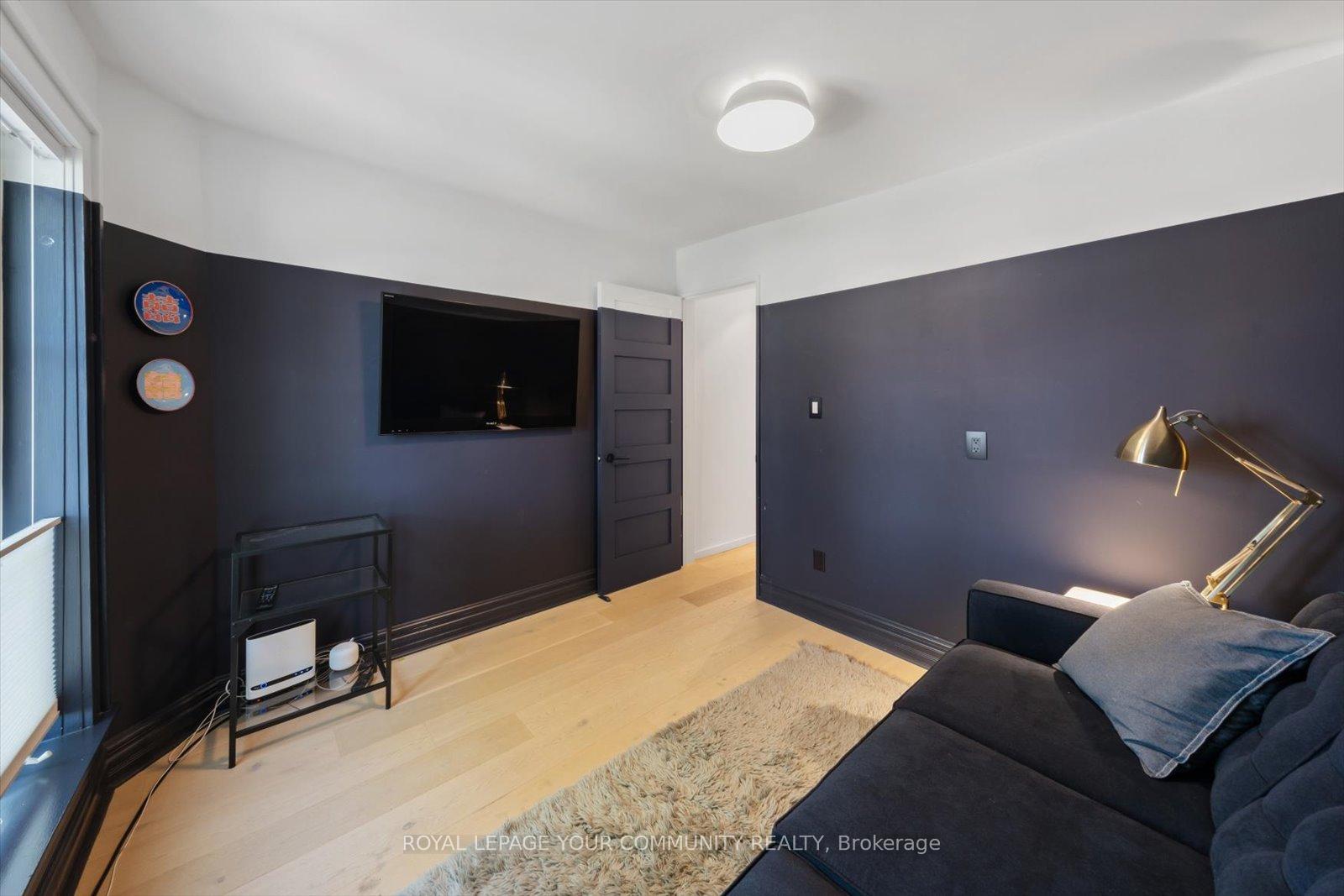 Photo 18 of 722 Adelaide Street W, Toronto, Niagara — HOMEH