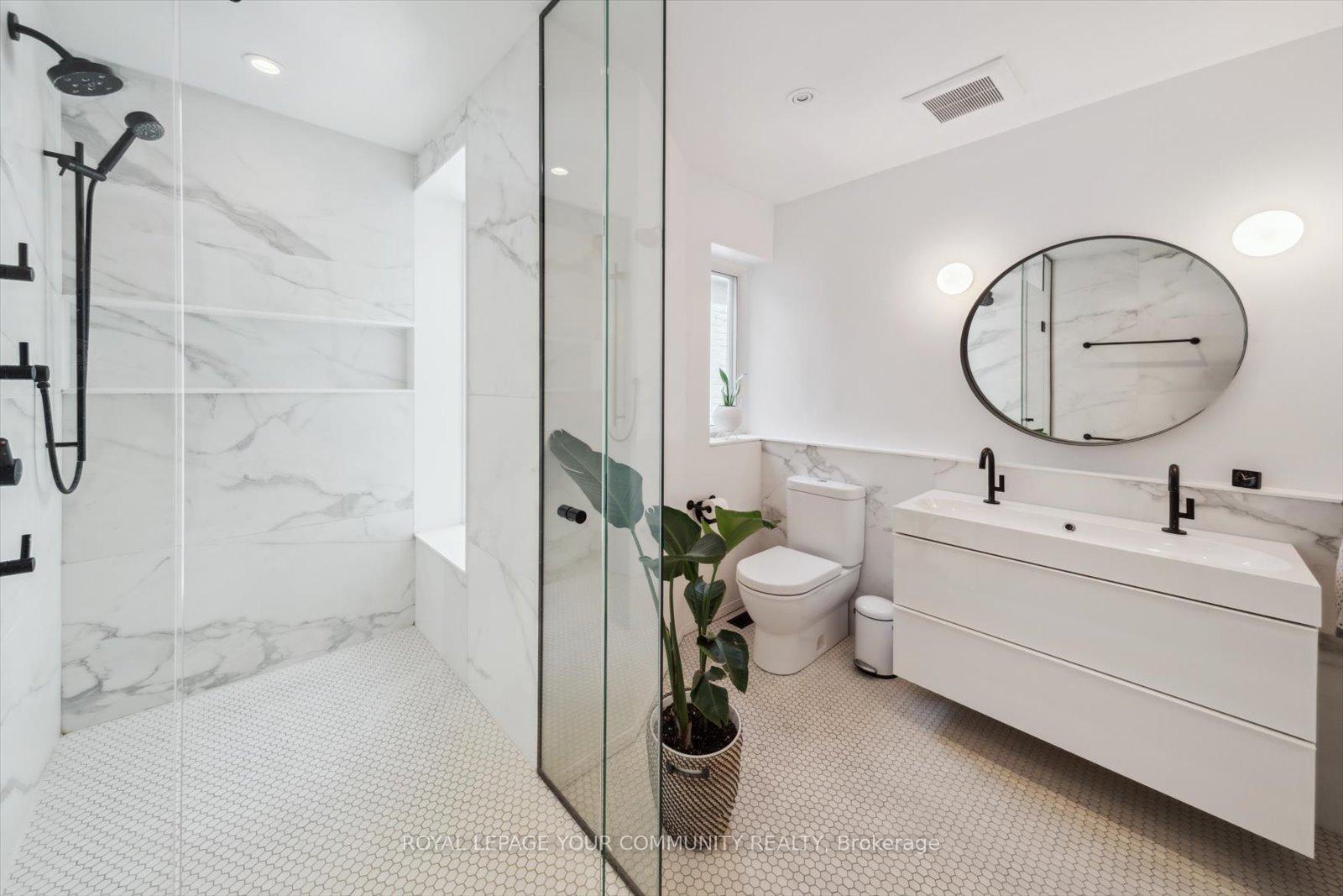 Photo 19 of 722 Adelaide Street W, Toronto, Niagara — HOMEH