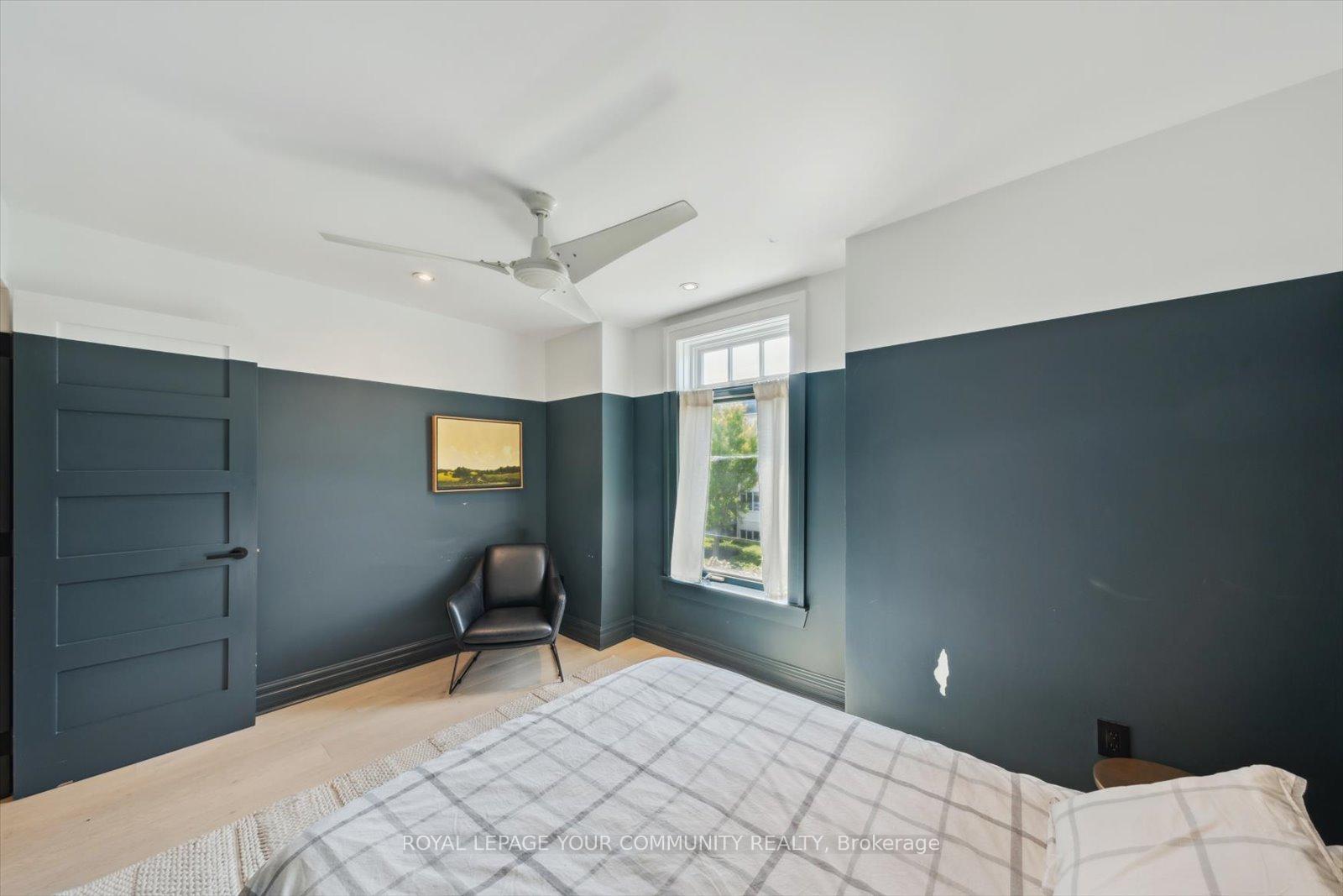 Photo 23 of 722 Adelaide Street W, Toronto, Niagara — HOMEH