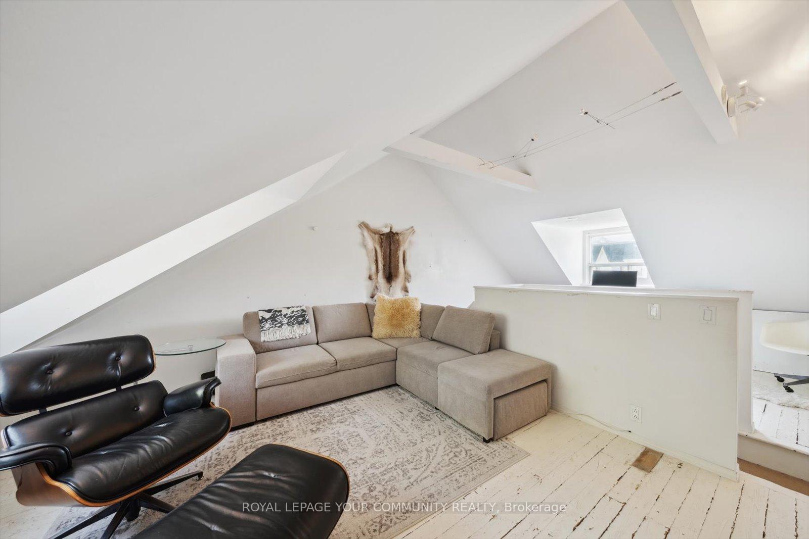 Photo 30 of 722 Adelaide Street W, Toronto, Niagara — HOMEH