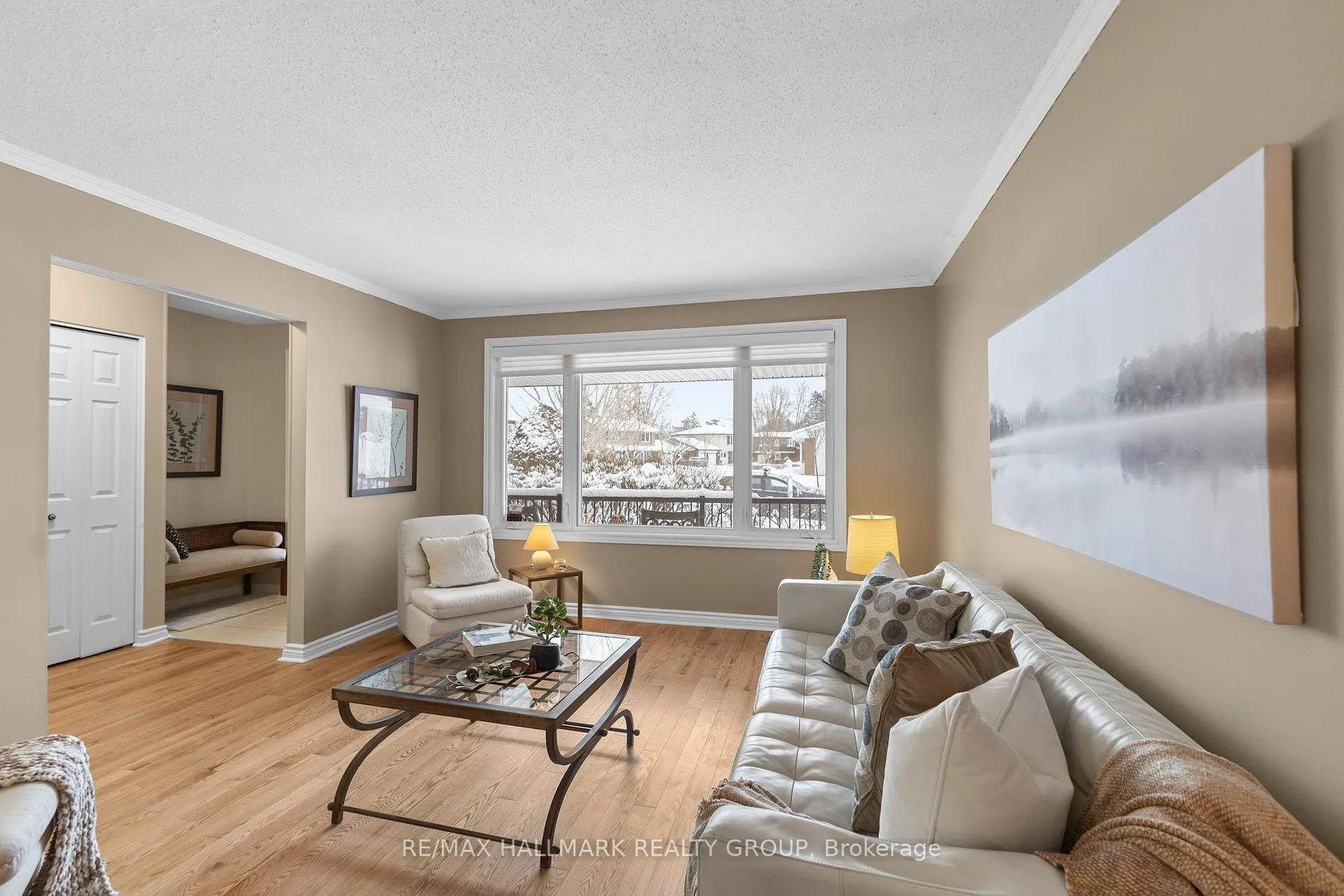 Photo 7 of 2143 Hubbard Crescent, Ottawa, Beacon Hill North — HOMEH