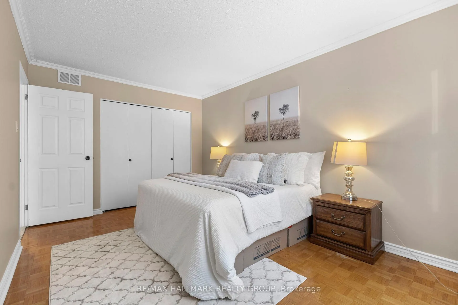 Photo 14 of 2143 Hubbard Crescent, Ottawa, Beacon Hill North — HOMEH
