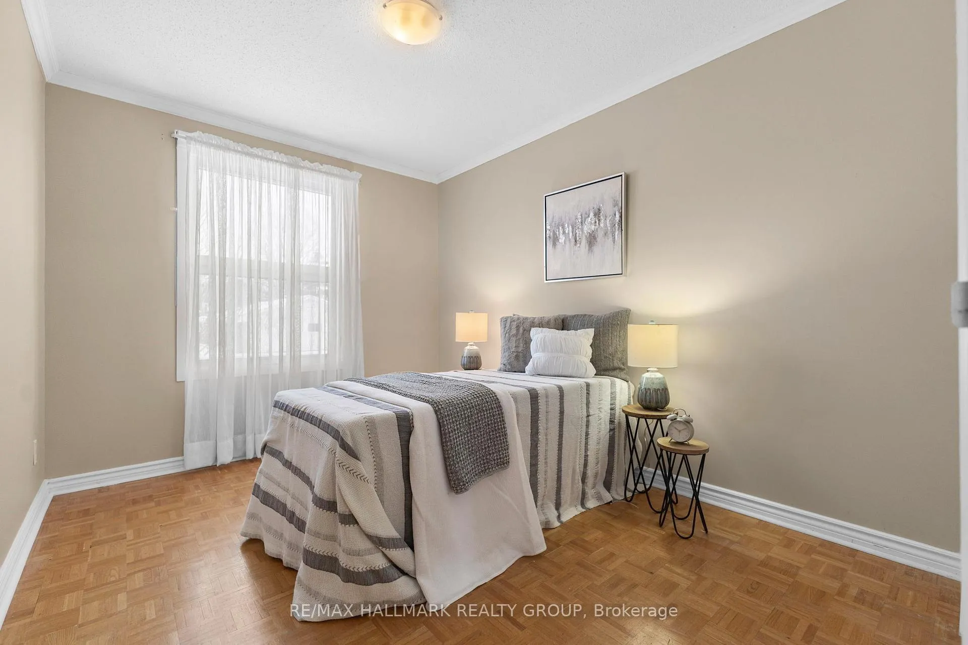 Photo 17 of 2143 Hubbard Crescent, Ottawa, Beacon Hill North — HOMEH