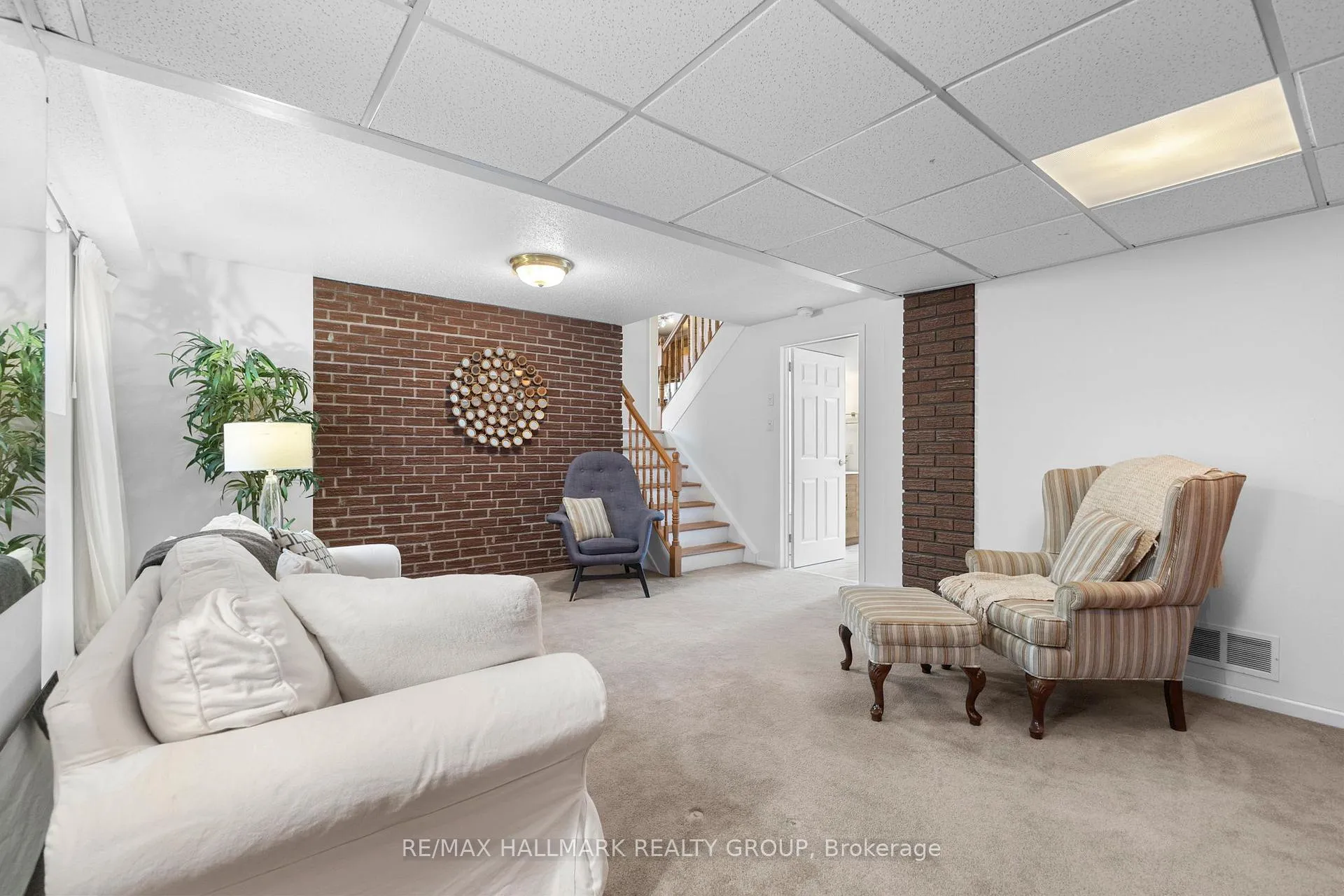Photo 22 of 2143 Hubbard Crescent, Ottawa, Beacon Hill North — HOMEH