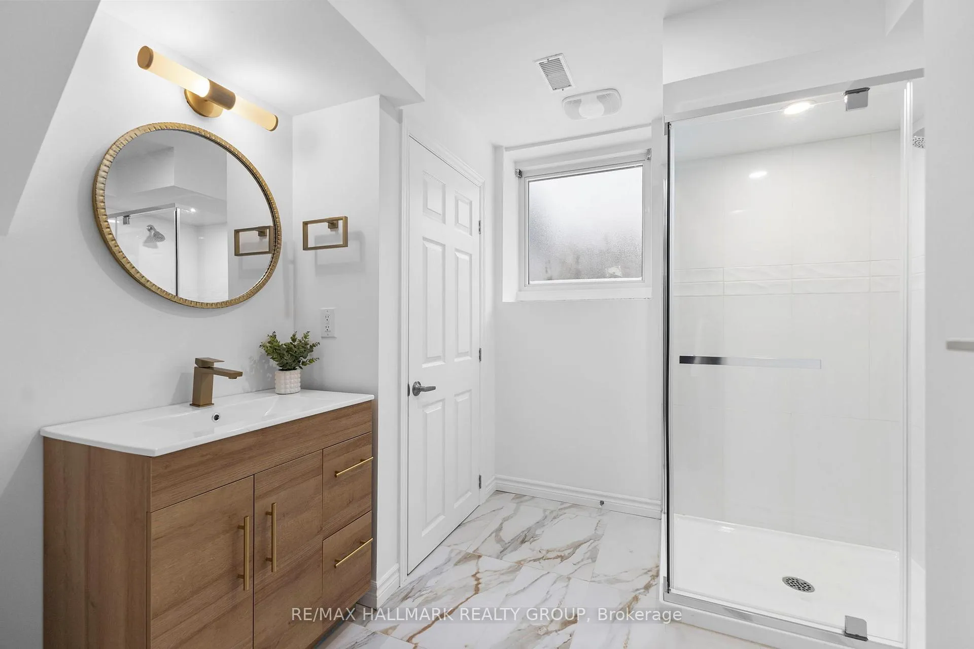 Photo 23 of 2143 Hubbard Crescent, Ottawa, Beacon Hill North — HOMEH