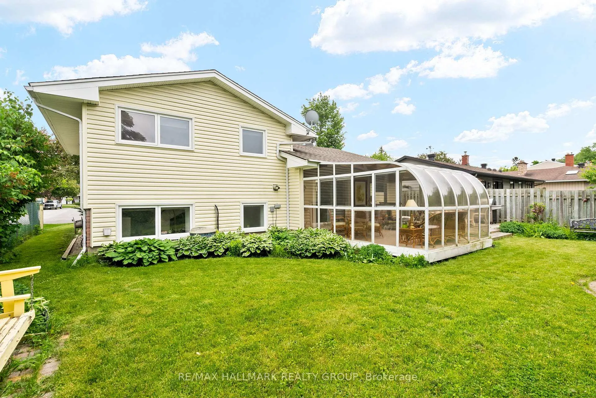Photo 27 of 2143 Hubbard Crescent, Ottawa, Beacon Hill North — HOMEH