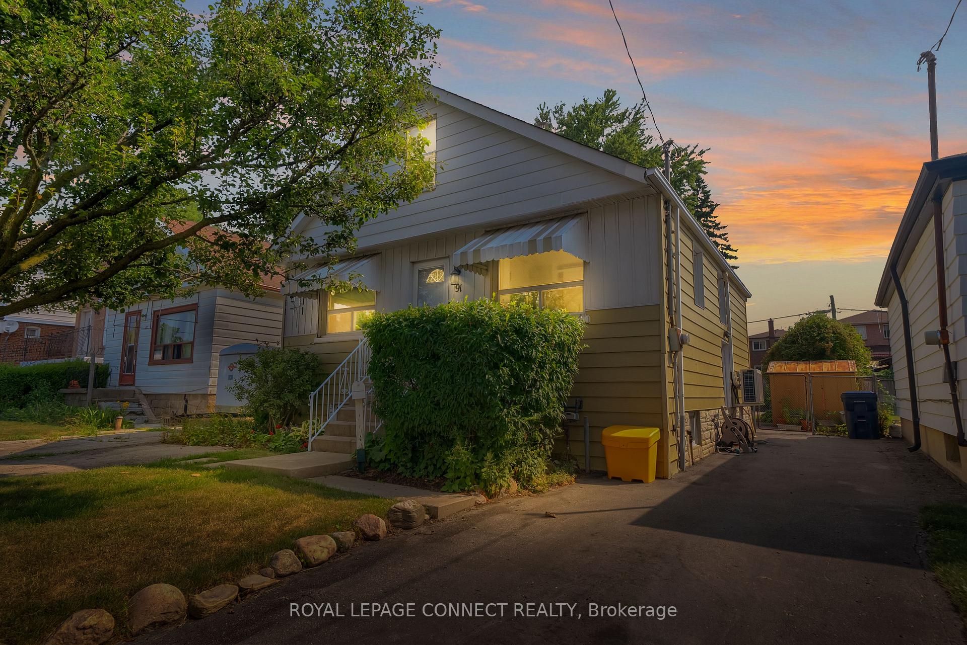 Photo 3 of 91 Lillington Avenue, Scarborough, Birchcliffe-Cliffside — HOMEH