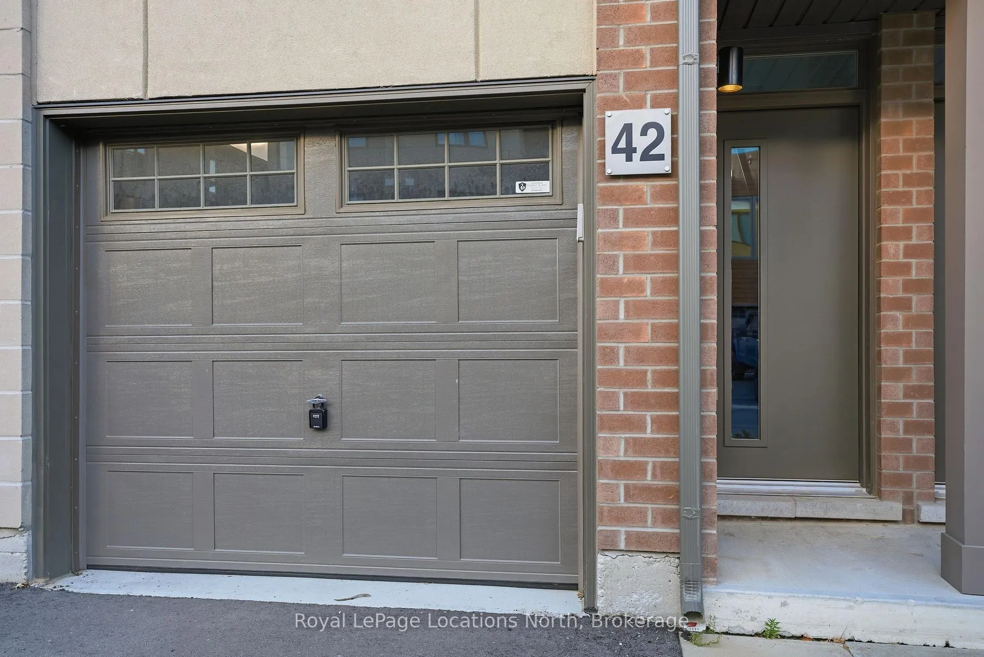 Photo 2 of 42 Winters Crescent, Collingwood — HOMEH