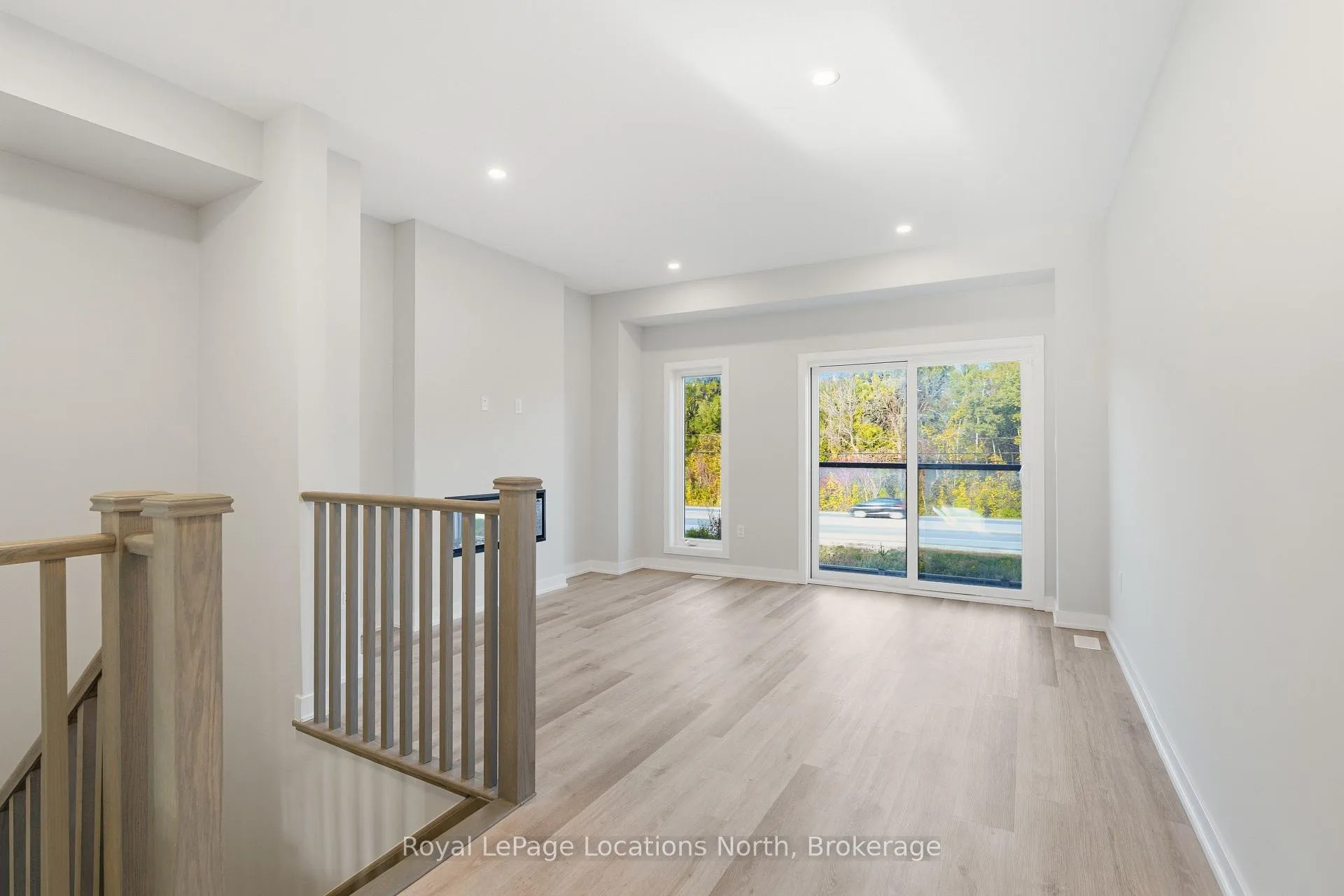 Photo 5 of 42 Winters Crescent, Collingwood — HOMEH