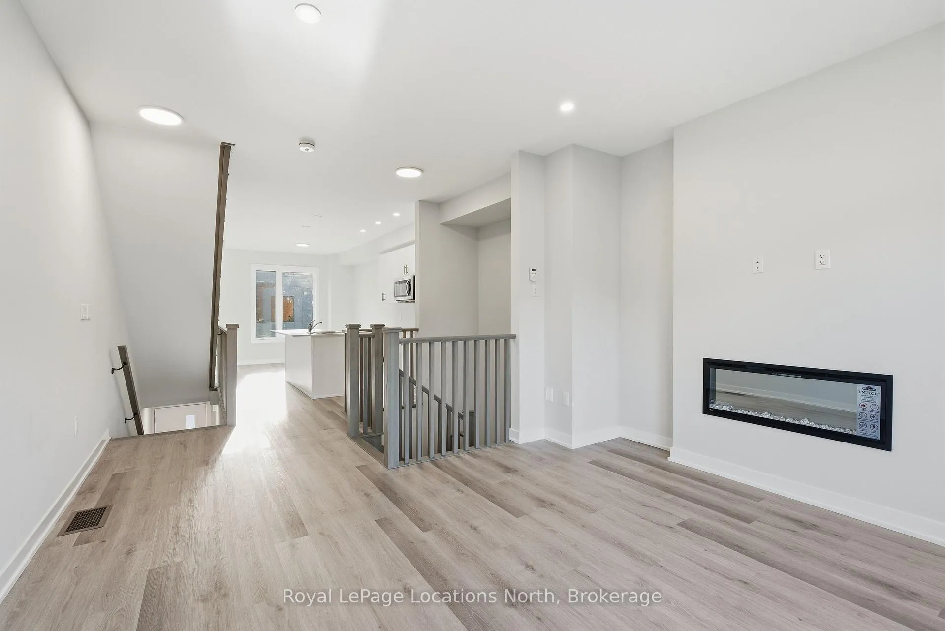 Photo 7 of 42 Winters Crescent, Collingwood — HOMEH