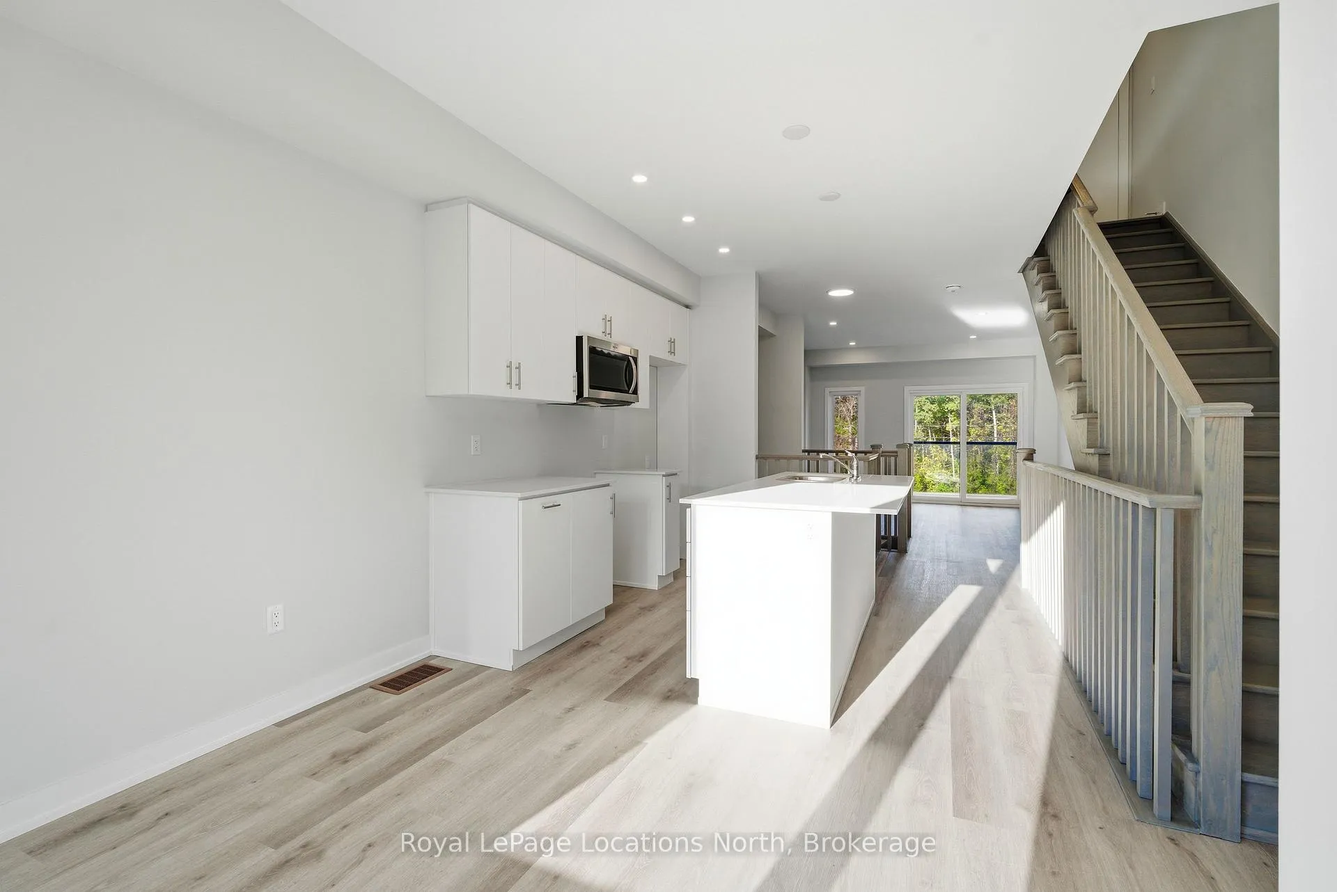 Photo 9 of 42 Winters Crescent, Collingwood — HOMEH