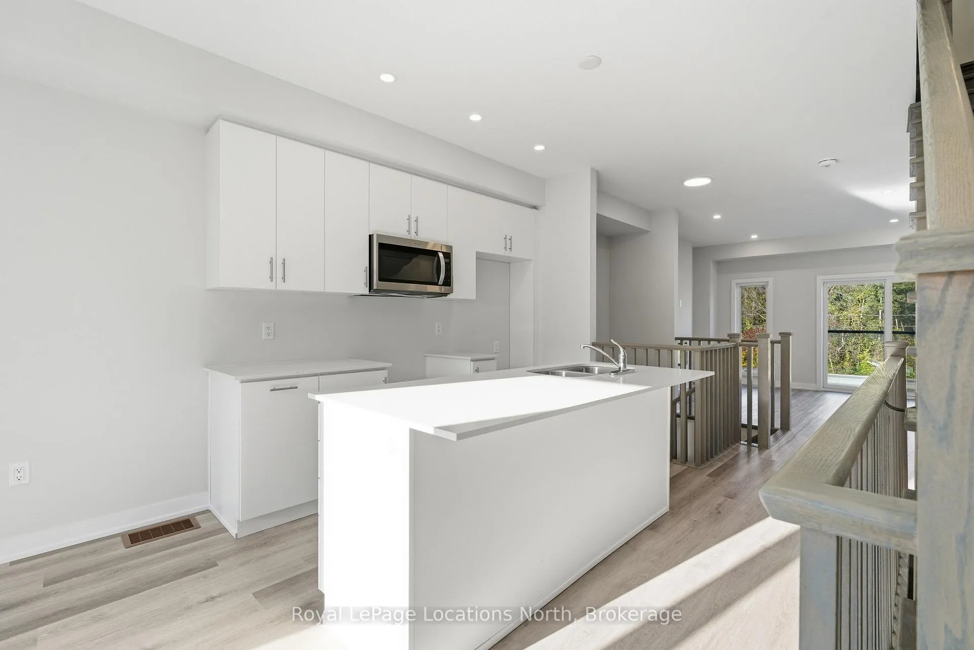 Photo 10 of 42 Winters Crescent, Collingwood — HOMEH