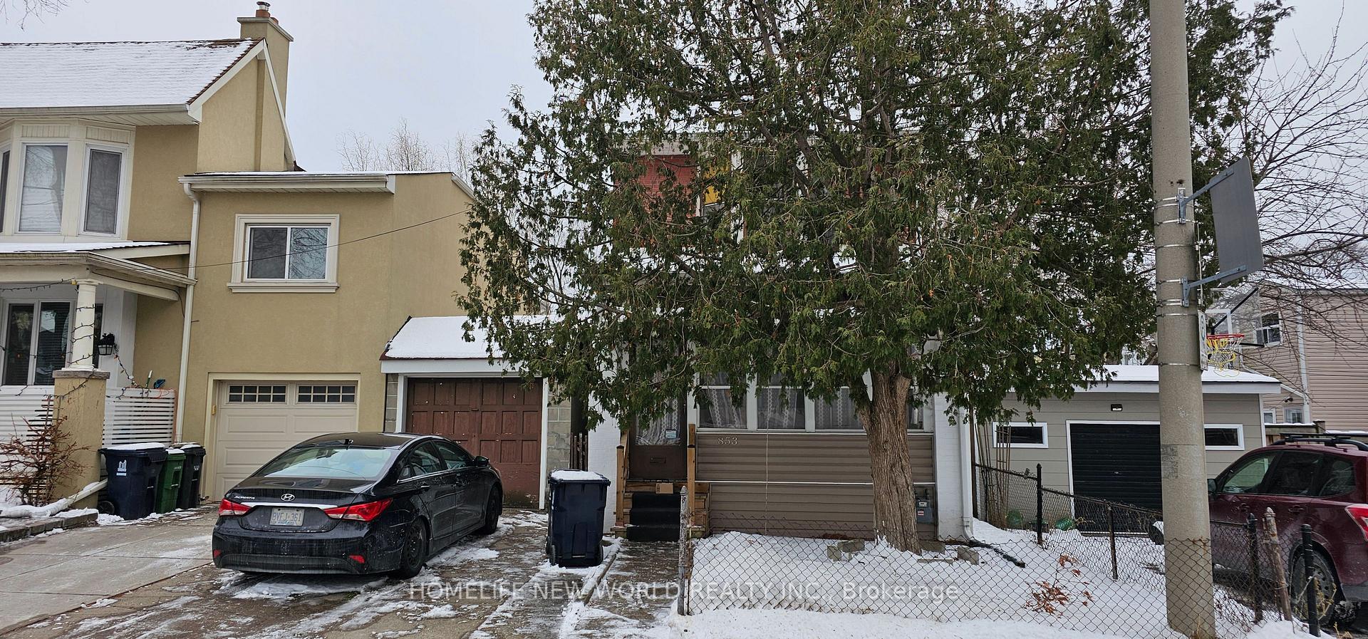 Front of 853 Sammon Avenue
