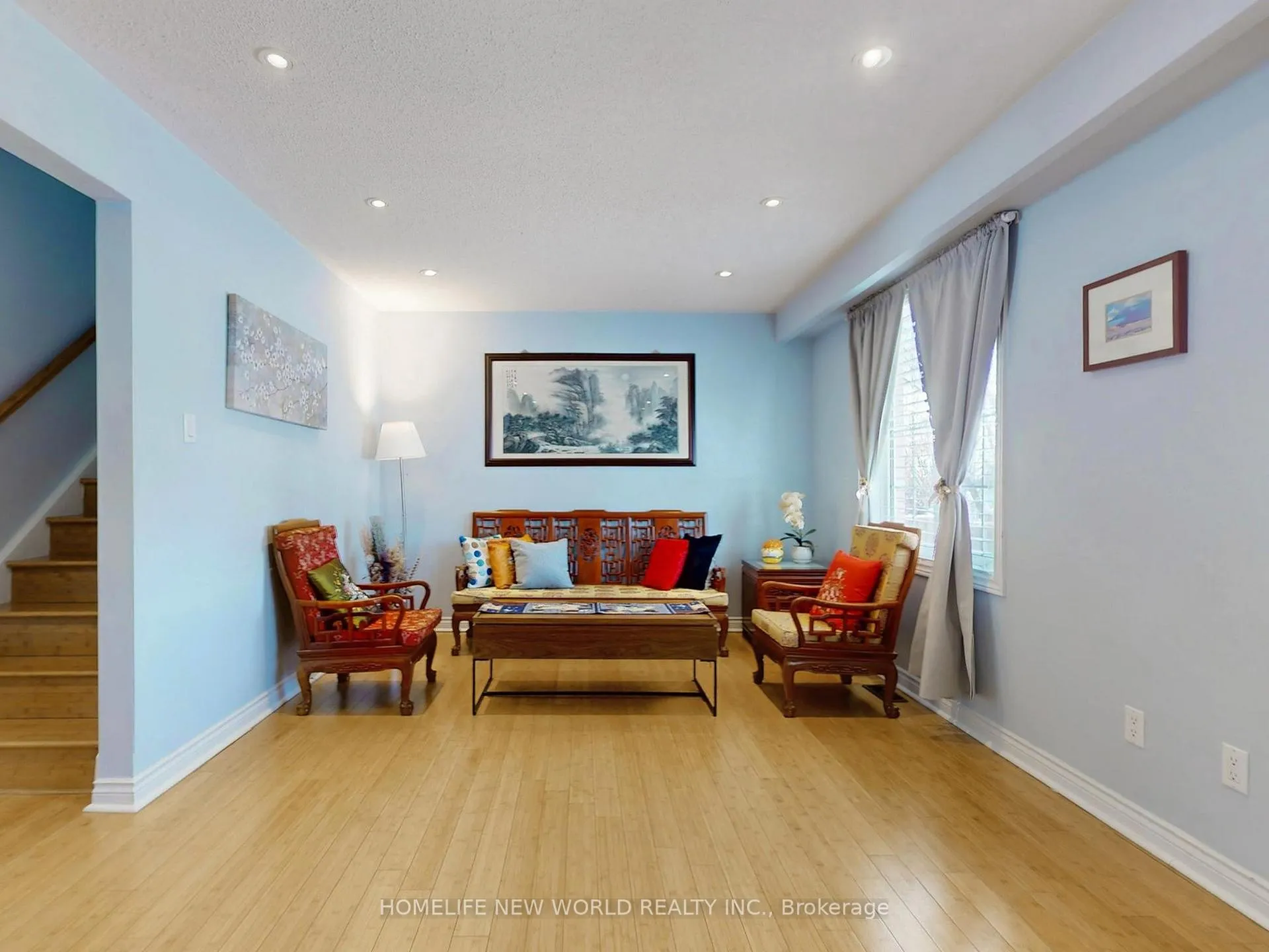 Photo 3 of 257 Cherokee Boulevard, North York, Pleasant View — HOMEH