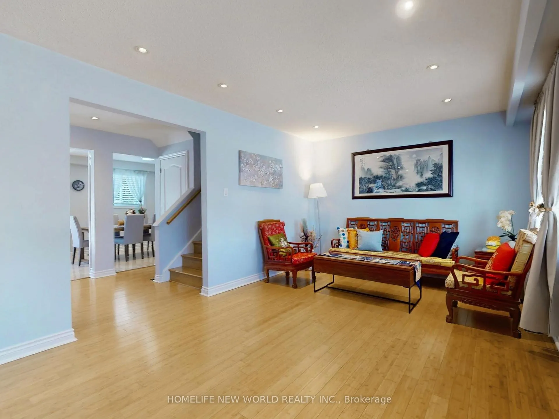 Photo 4 of 257 Cherokee Boulevard, North York, Pleasant View — HOMEH