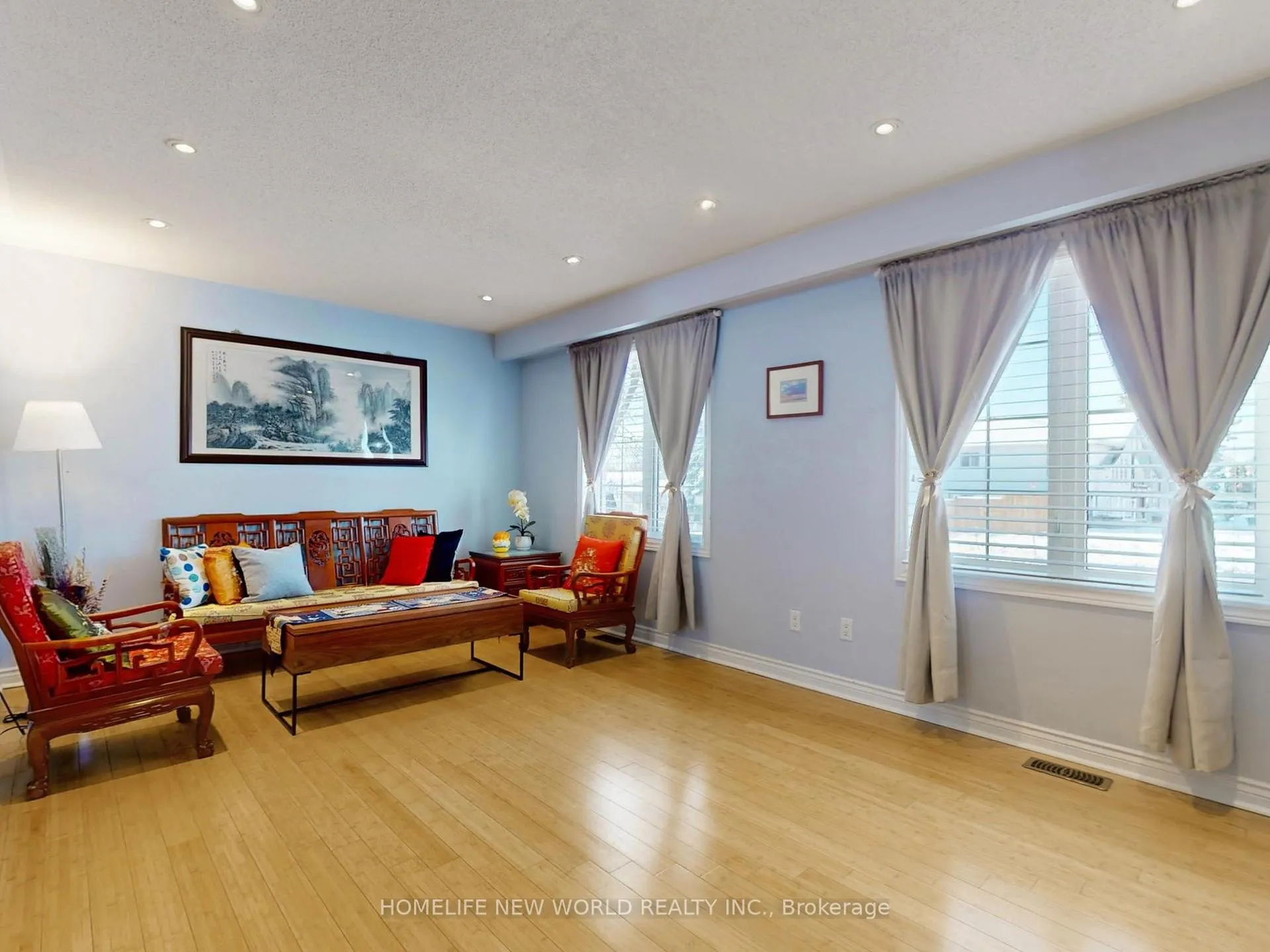 Photo 5 of 257 Cherokee Boulevard, North York, Pleasant View — HOMEH