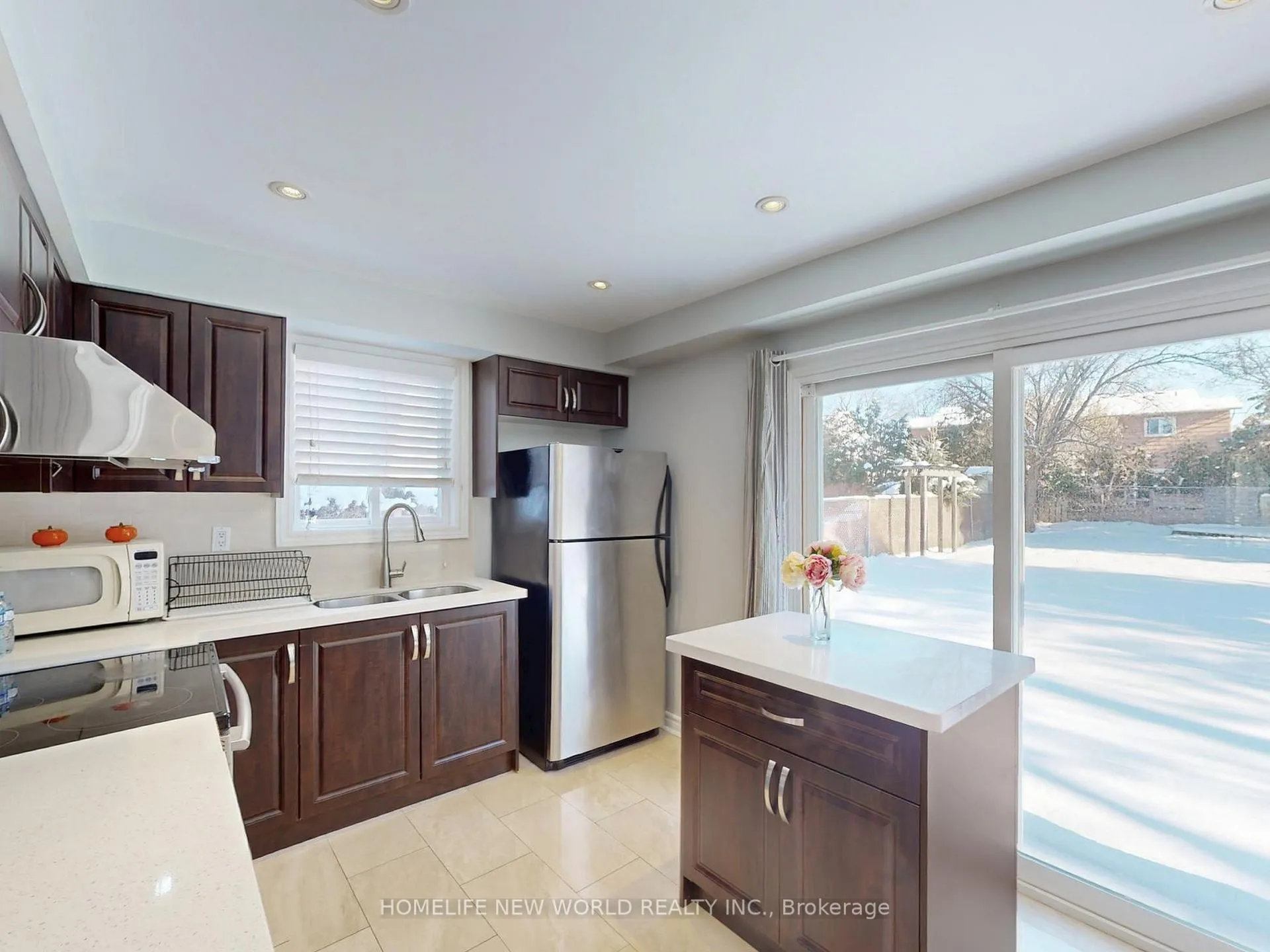 Photo 11 of 257 Cherokee Boulevard, North York, Pleasant View — HOMEH