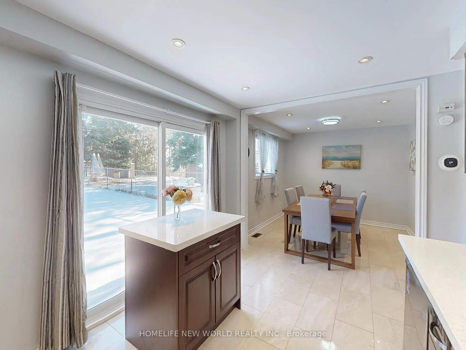Photo 12 of 257 Cherokee Boulevard, North York, Pleasant View — HOMEH