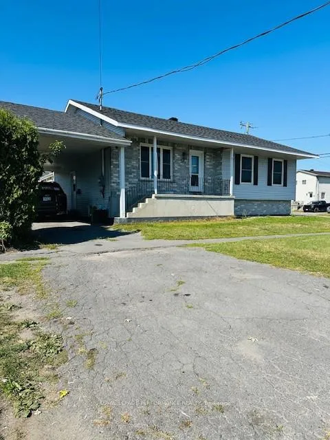 Photo 1 of 395 Thirteenth Street W, Cornwall — HOMEH