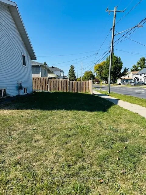 Photo 3 of 395 Thirteenth Street W, Cornwall — HOMEH