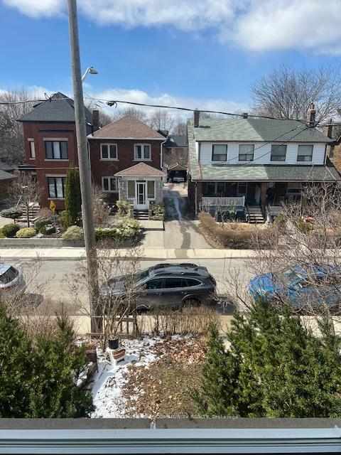 Front of Unit 1, 281 Wychwood Avenue