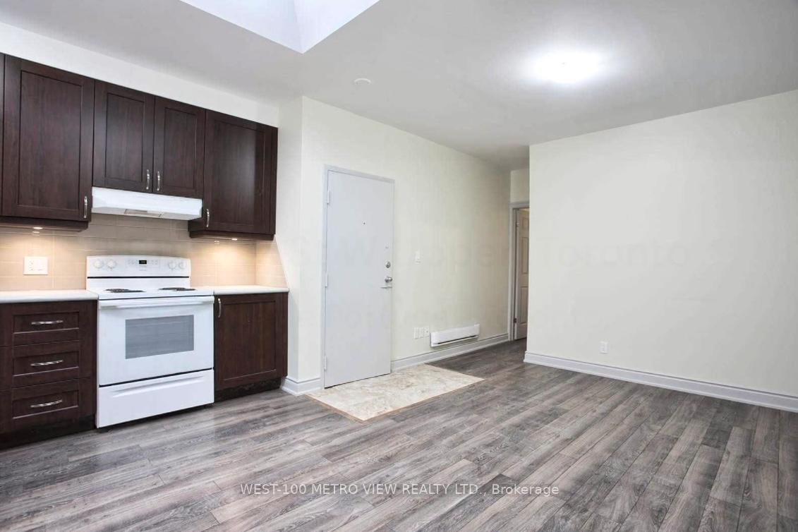 Front of Unit Upper Rear, 1570 Dundas Street W