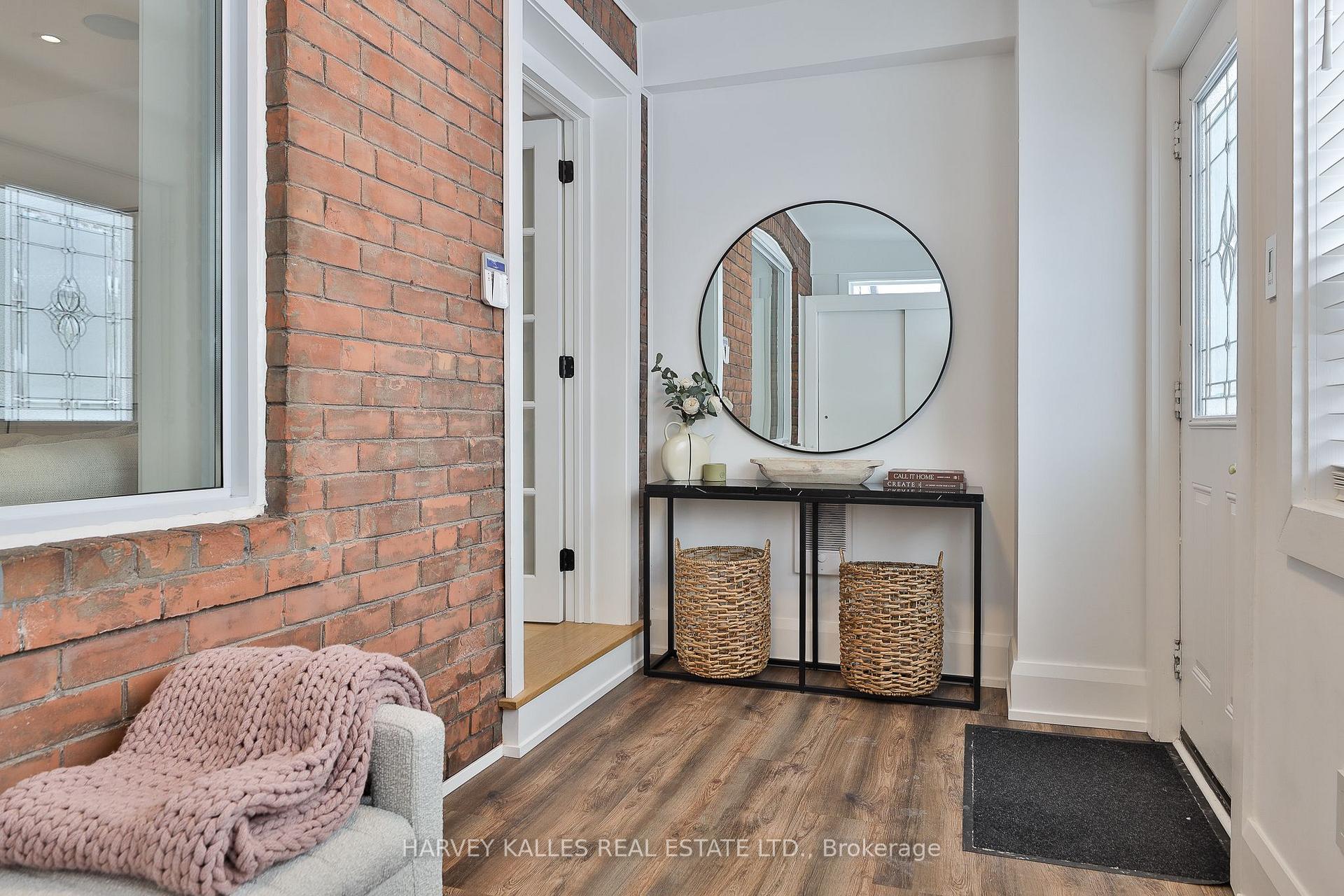 Photo 4 of 20 Crewe Avenue, Toronto, Woodbine-Lumsden — HOMEH