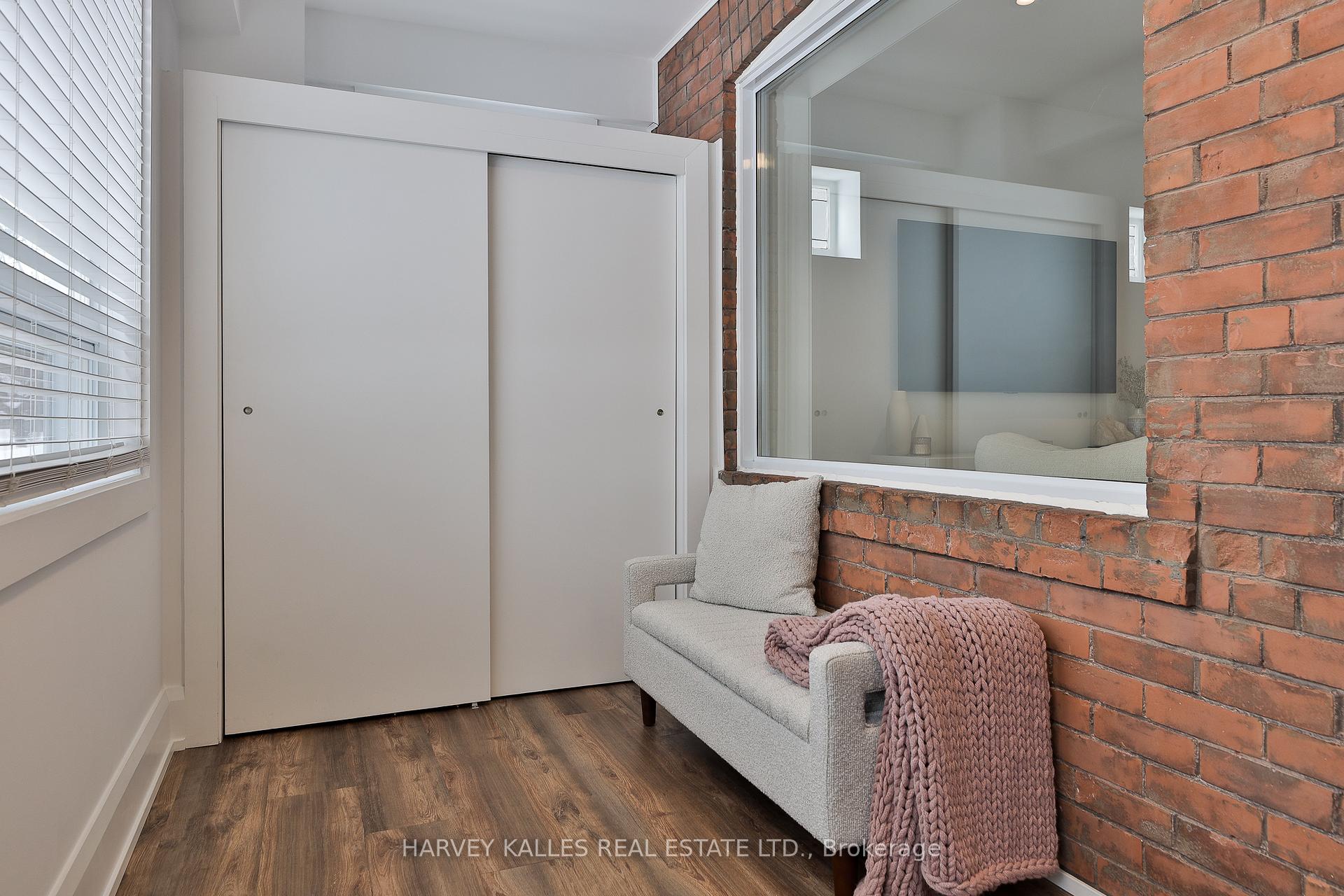 Photo 5 of 20 Crewe Avenue, Toronto, Woodbine-Lumsden — HOMEH
