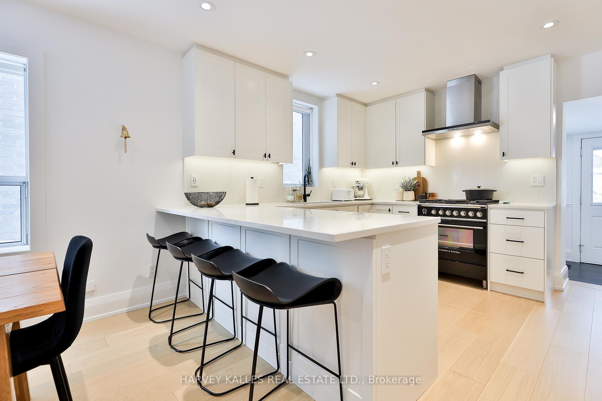 Photo 10 of 20 Crewe Avenue, Toronto, Woodbine-Lumsden — HOMEH