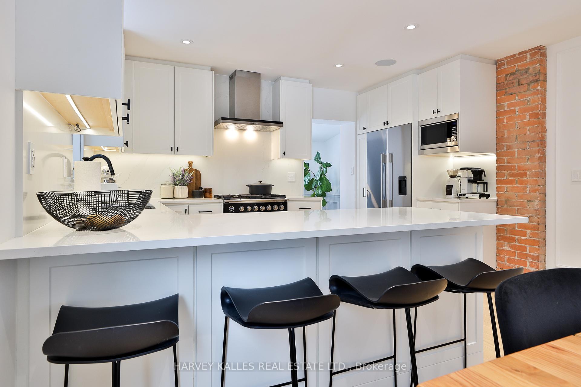 Photo 15 of 20 Crewe Avenue, Toronto, Woodbine-Lumsden — HOMEH