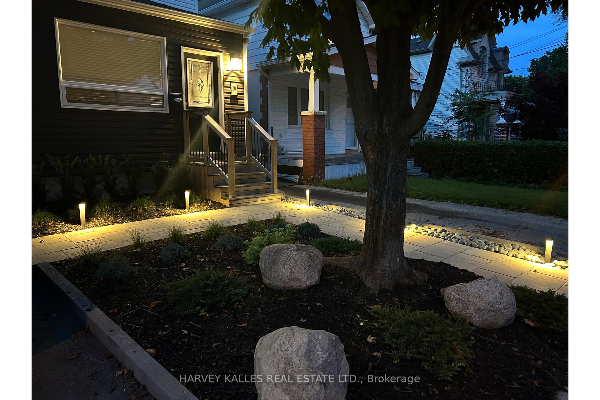 Photo 31 of 20 Crewe Avenue, Toronto, Woodbine-Lumsden — HOMEH