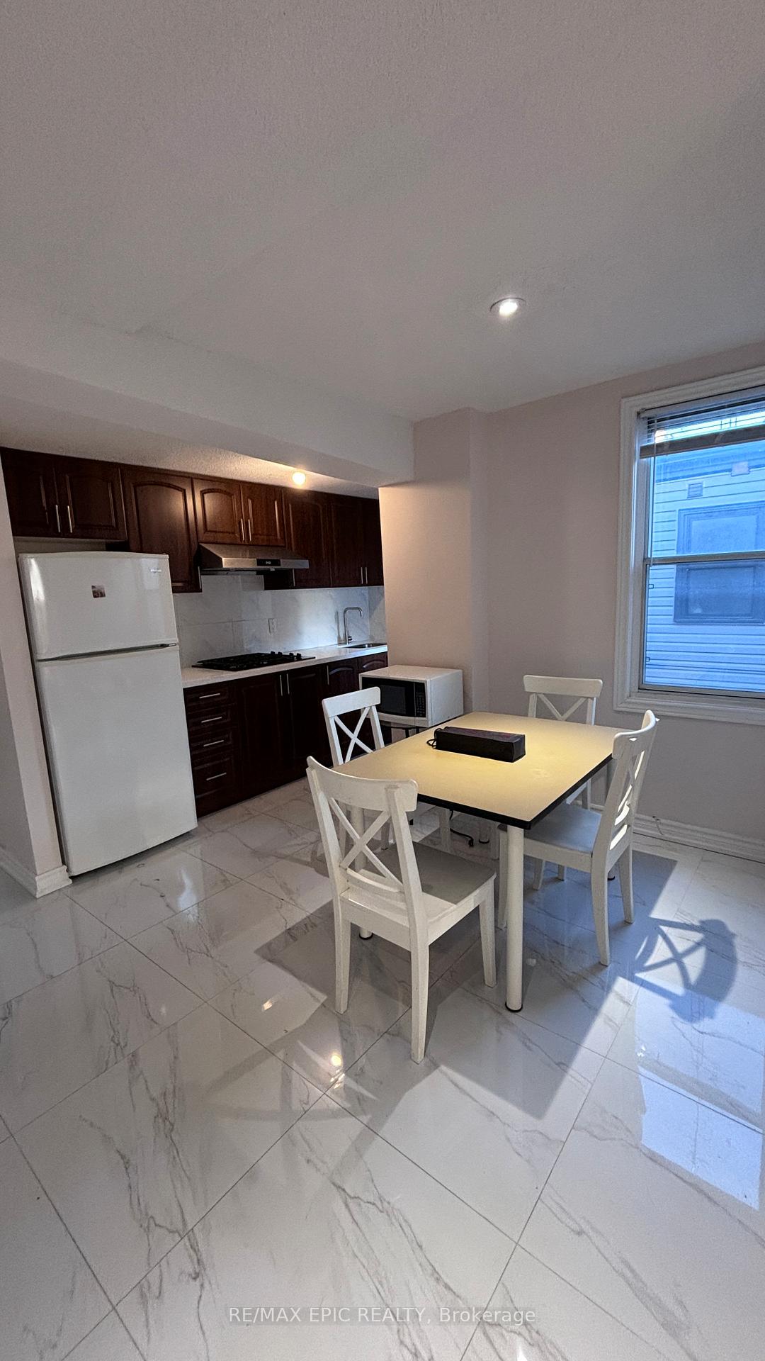 Photo 2 of Unit 2nd floor, 143 Markham Street, Toronto, Trinity-Bellwoods — HOMEH