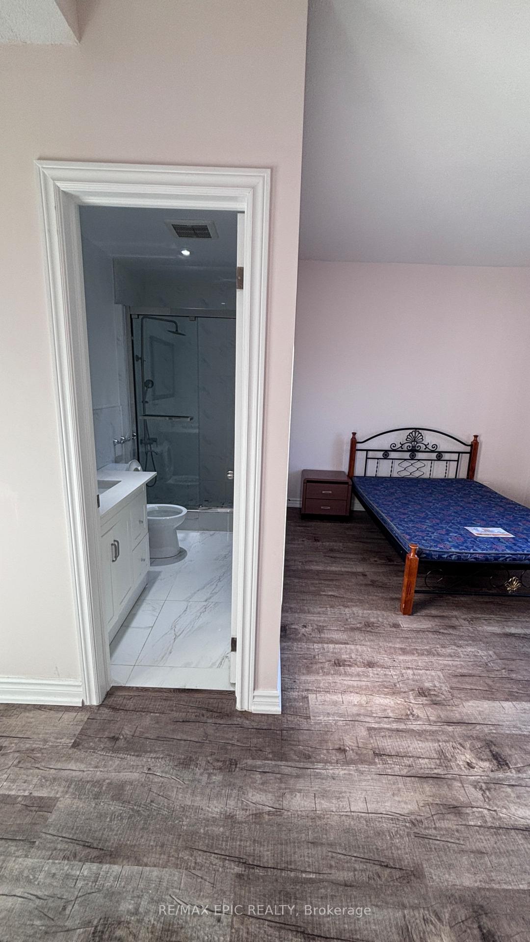 Photo 8 of Unit 2nd floor, 143 Markham Street, Toronto, Trinity-Bellwoods — HOMEH