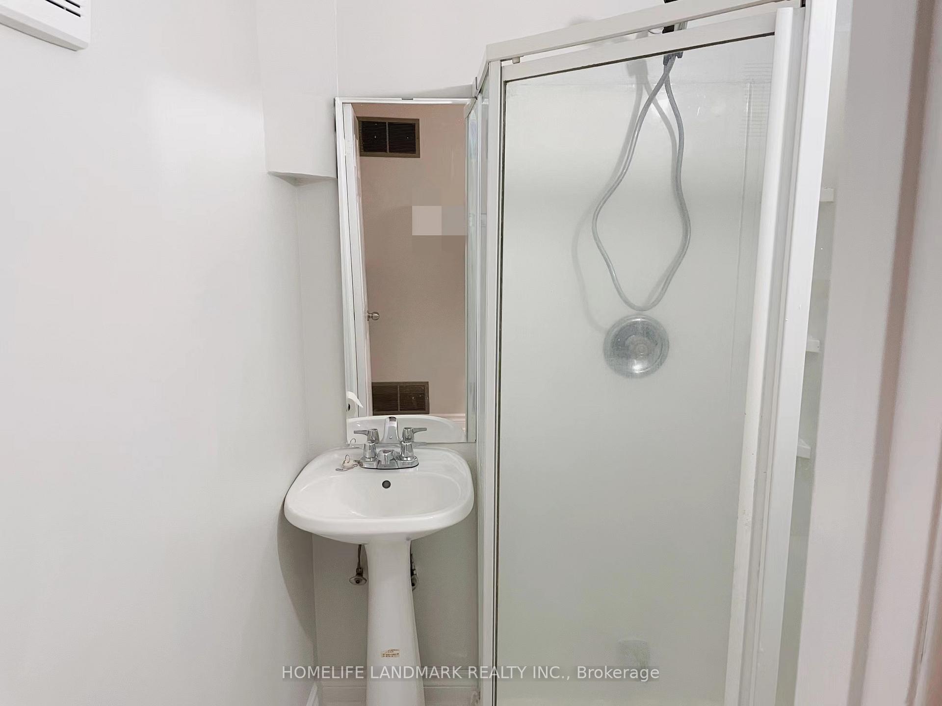 Photo 23 of 11A Lount Street E, Toronto, Greenwood-Coxwell — HOMEH