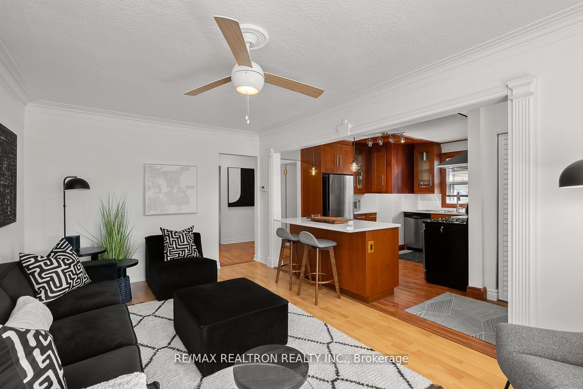 Photo 4 of Unit Main (Front), 107 Patterson Avenue, Scarborough, Oakridge — HOMEH