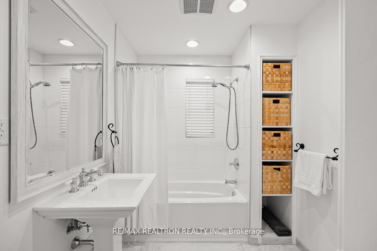 Photo 7 of Unit Main (Front), 107 Patterson Avenue, Scarborough, Oakridge — HOMEH