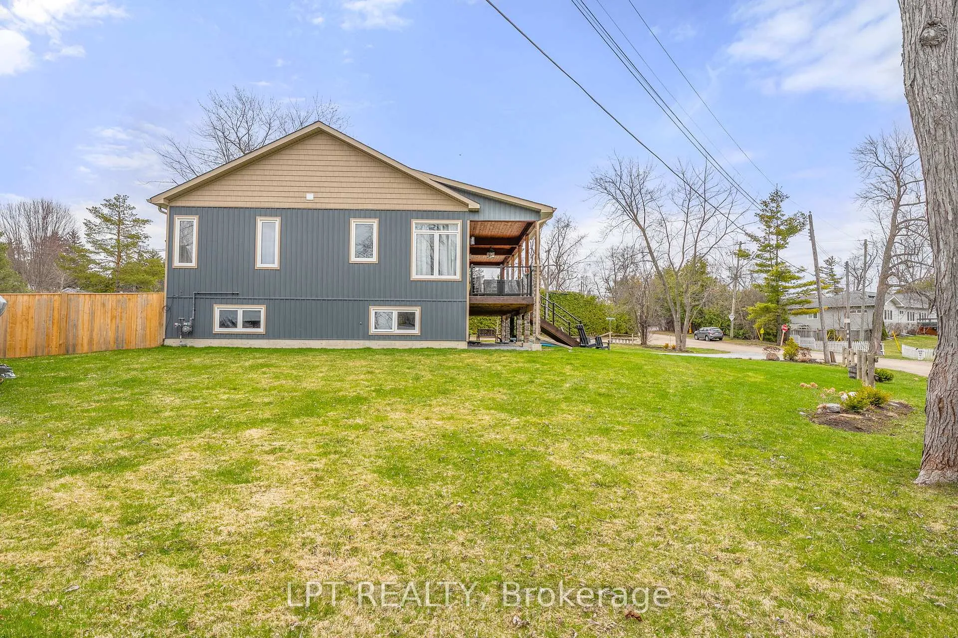 Photo 37 of 23 Dunkelman Drive, Georgina, Keswick North — HOMEH