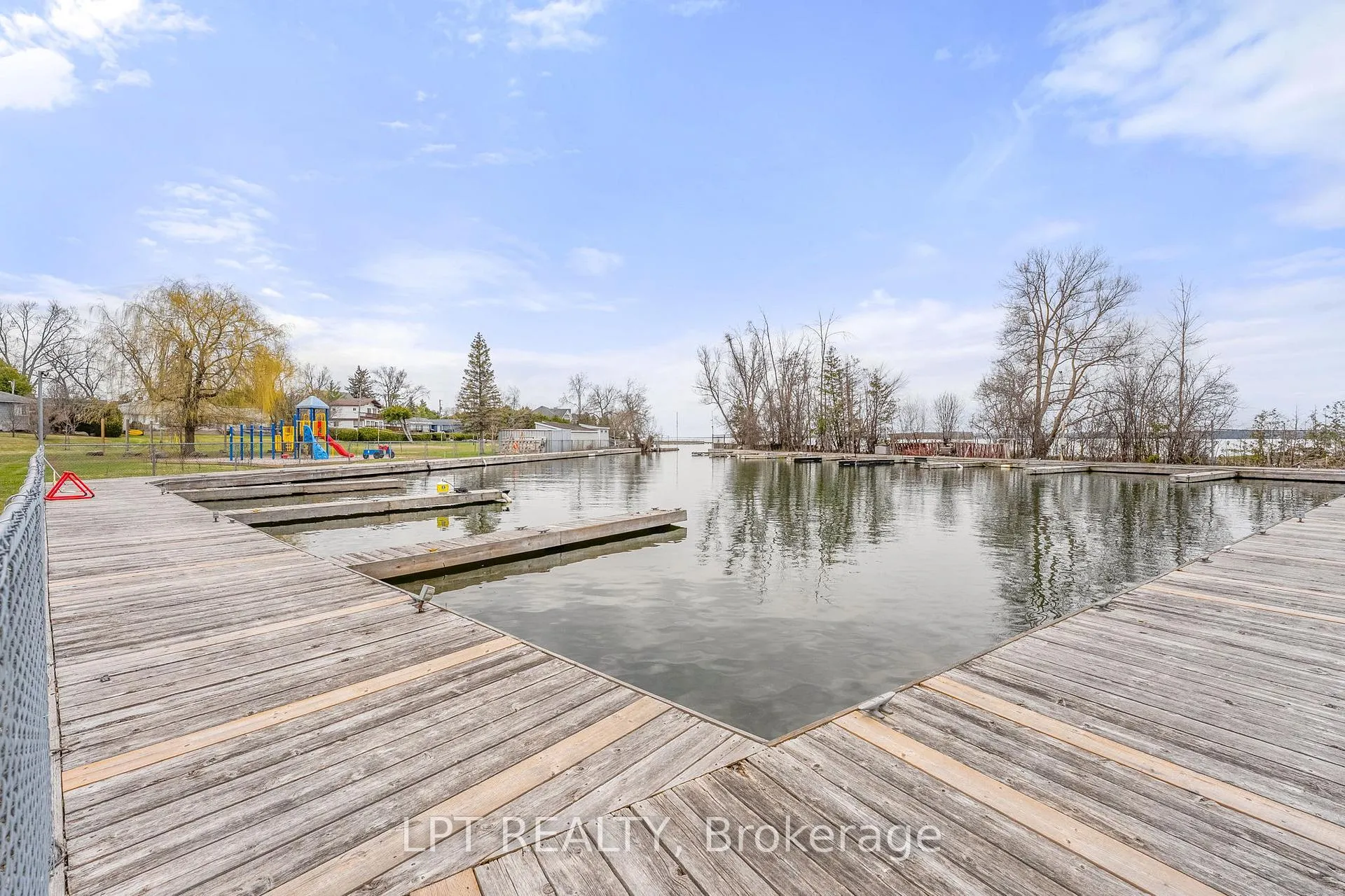 Photo 43 of 23 Dunkelman Drive, Georgina, Keswick North — HOMEH