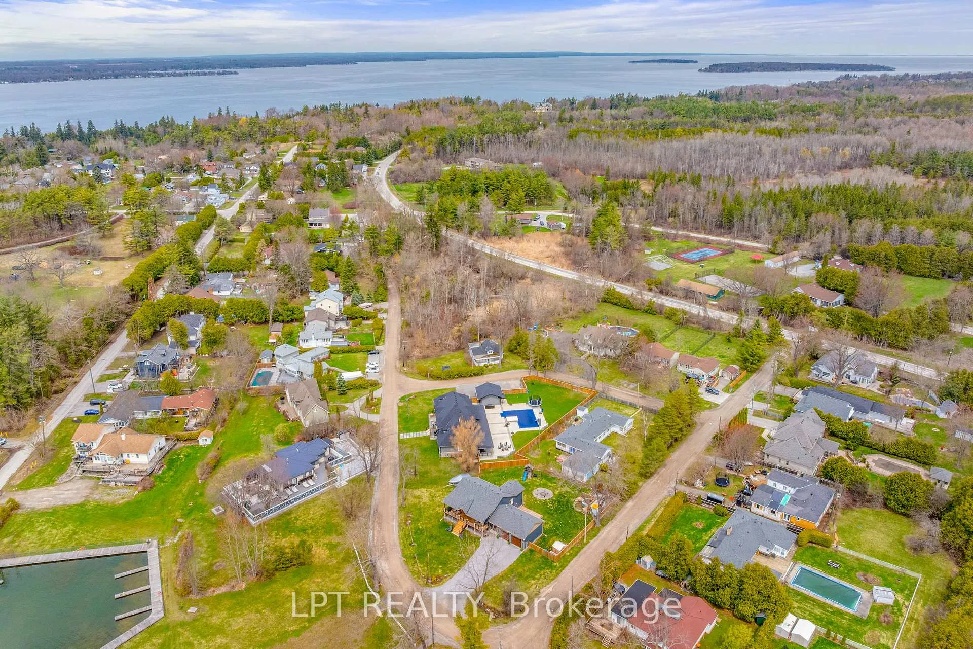 Photo 47 of 23 Dunkelman Drive, Georgina, Keswick North — HOMEH