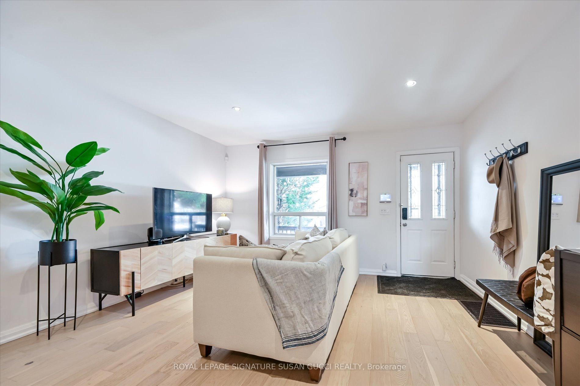 Photo 4 of 21 Rosevear Avenue, Toronto, Crescent Town — HOMEH
