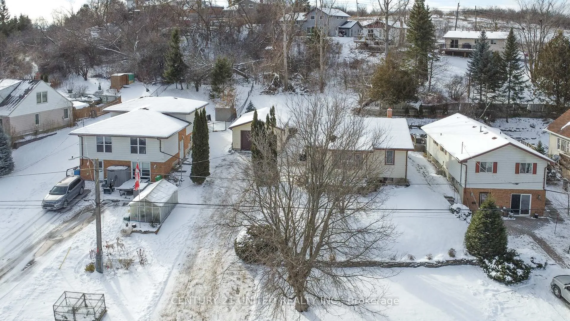 Photo 2 of 611 Ashburnham Drive, Peterborough, Ashburnham Ward 4 — HOMEH