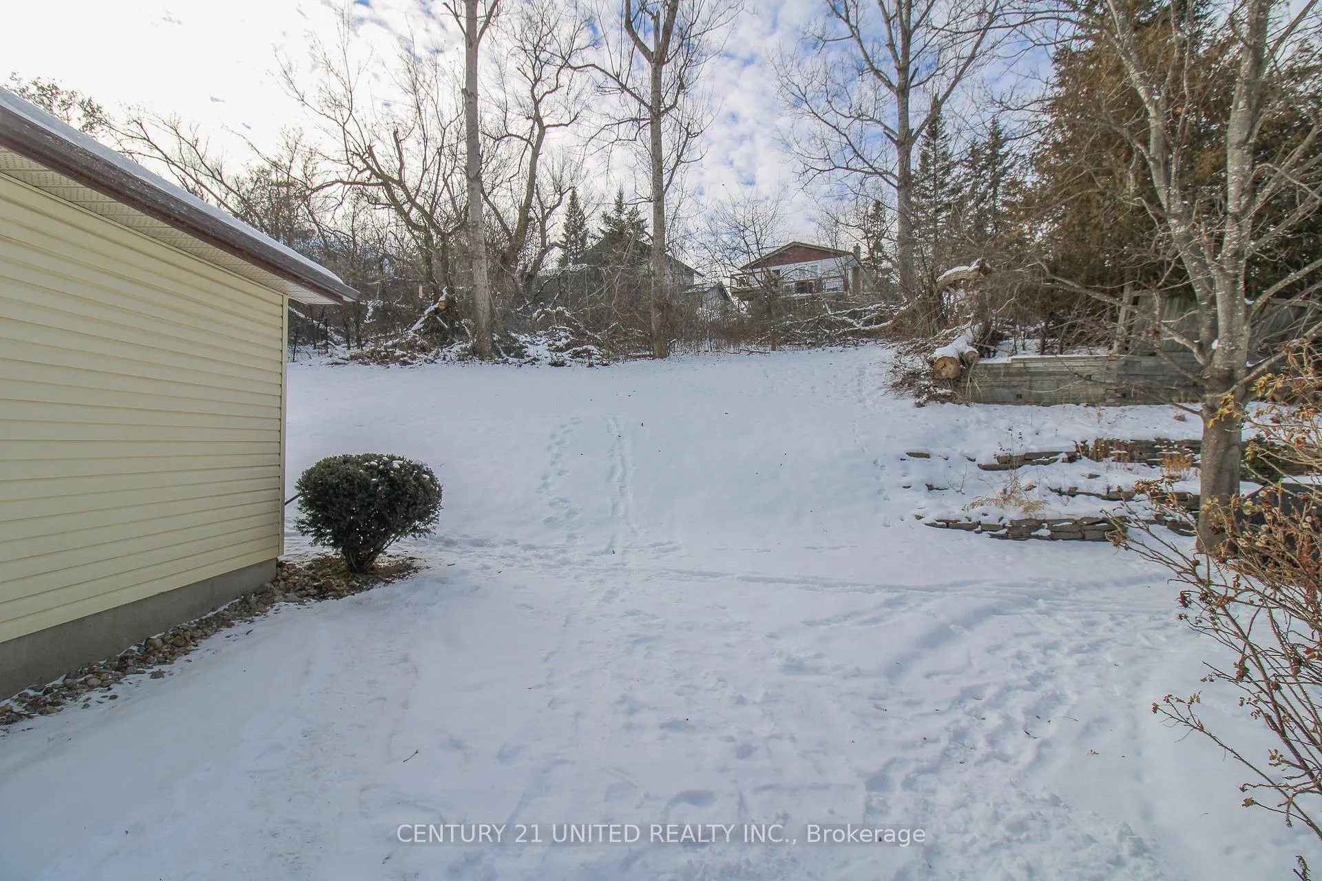 Photo 6 of 611 Ashburnham Drive, Peterborough, Ashburnham Ward 4 — HOMEH