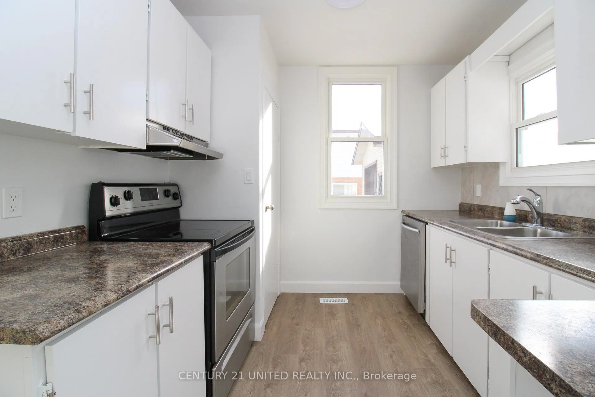 Photo 8 of 611 Ashburnham Drive, Peterborough, Ashburnham Ward 4 — HOMEH