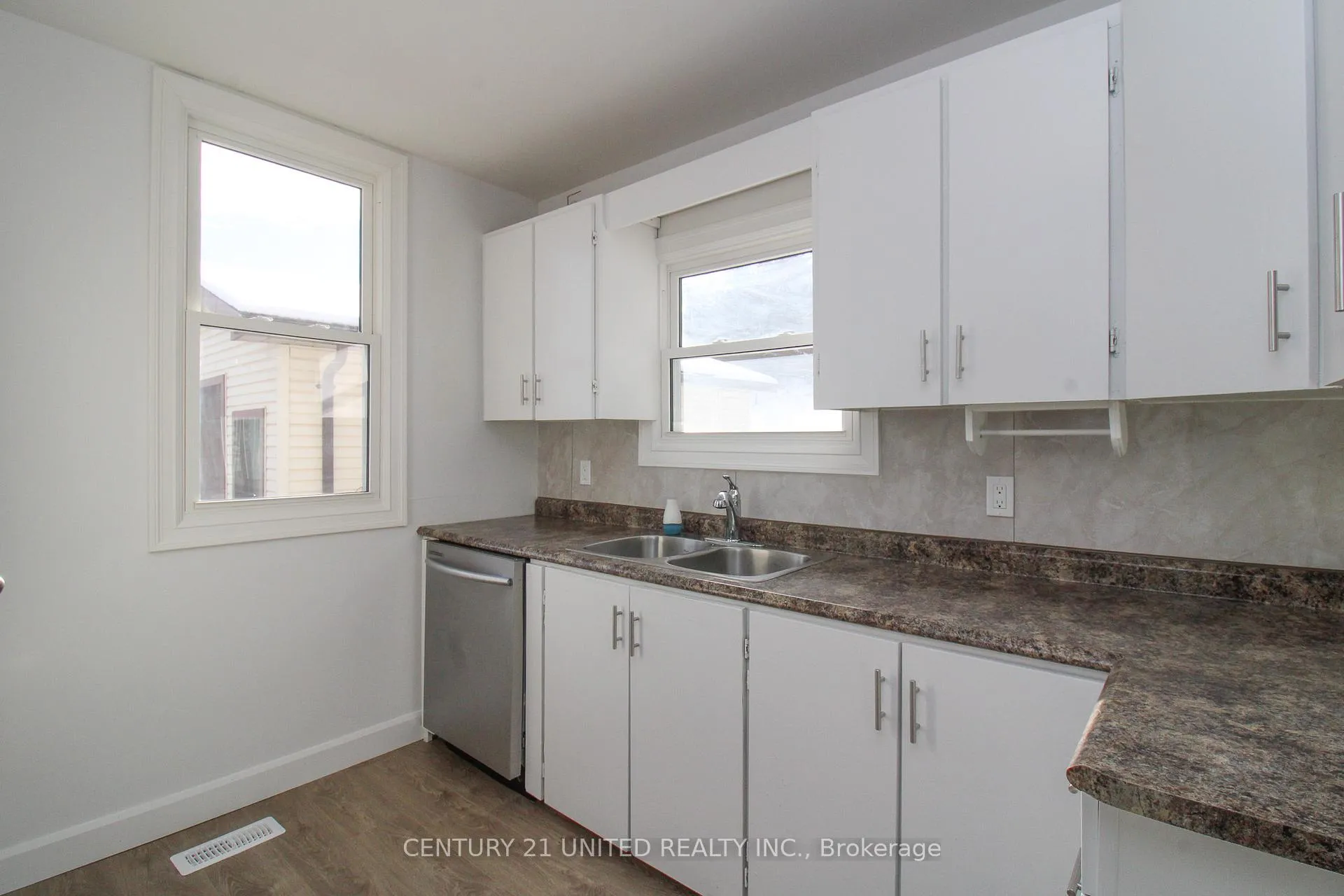 Photo 9 of 611 Ashburnham Drive, Peterborough, Ashburnham Ward 4 — HOMEH