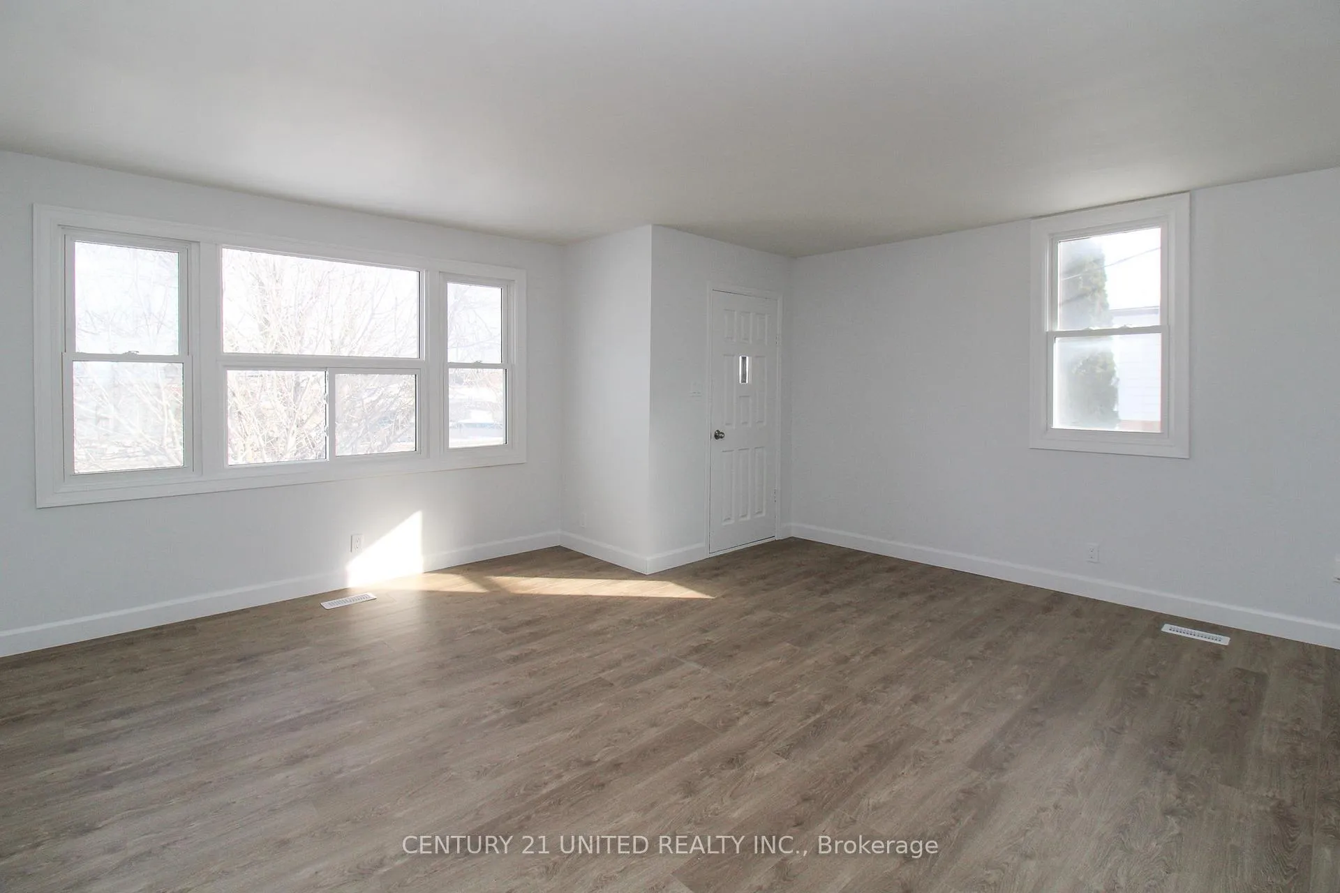 Photo 14 of 611 Ashburnham Drive, Peterborough, Ashburnham Ward 4 — HOMEH