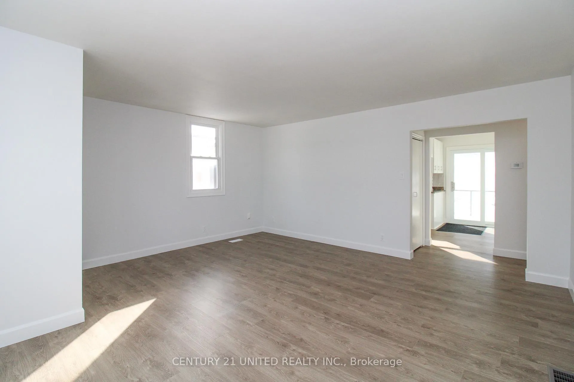 Photo 16 of 611 Ashburnham Drive, Peterborough, Ashburnham Ward 4 — HOMEH