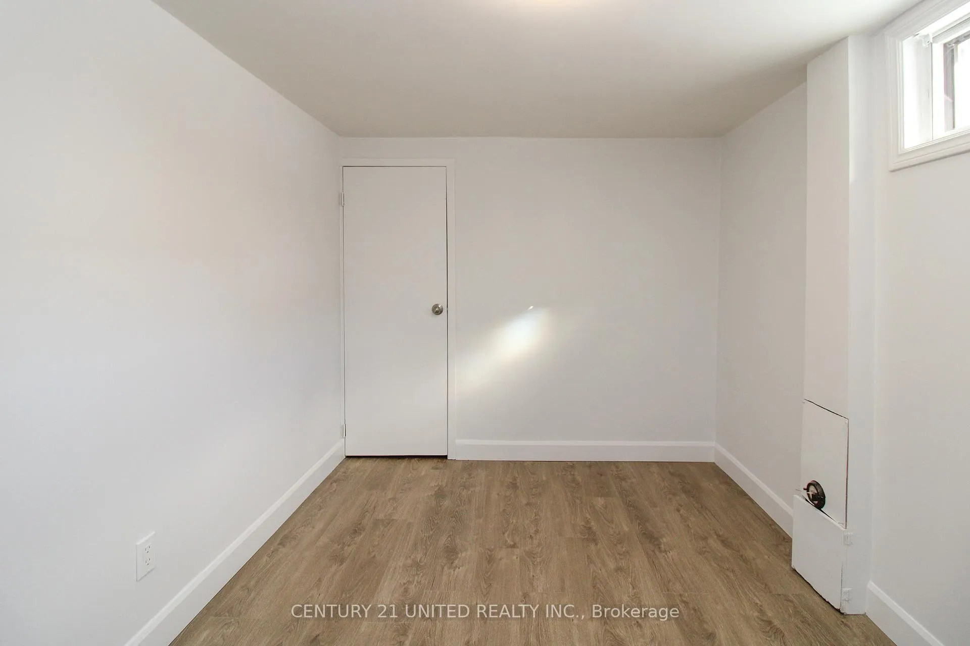 Photo 32 of 611 Ashburnham Drive, Peterborough, Ashburnham Ward 4 — HOMEH