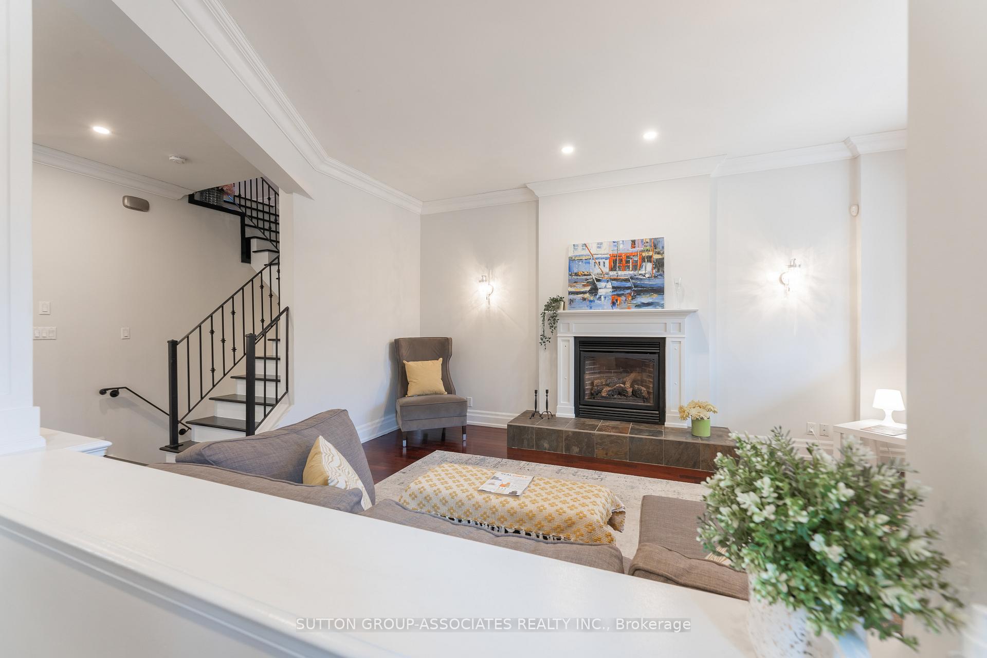 Photo 4 of Unit Main, 672 Huron Street, Toronto, The Annex — HOMEH