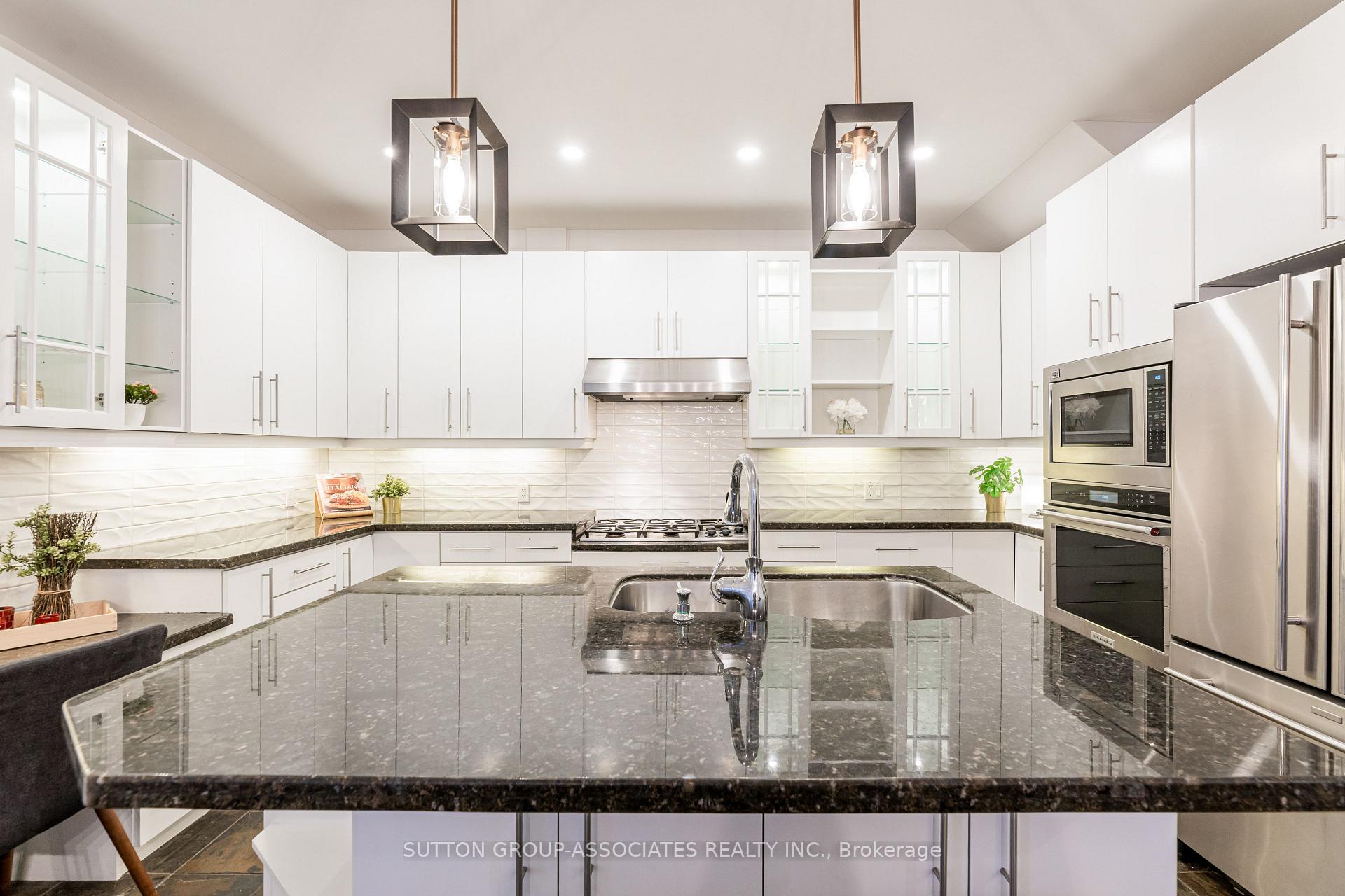 Photo 14 of Unit Main, 672 Huron Street, Toronto, The Annex — HOMEH